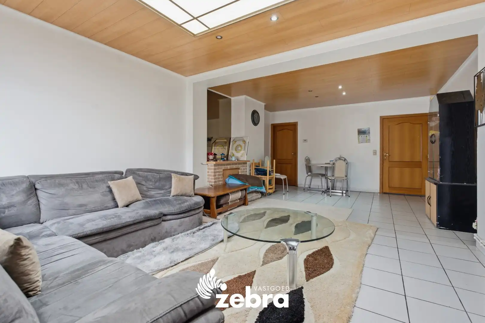 Op te frissen woning met stadskoer nabij centrum Kortrijk! foto 5