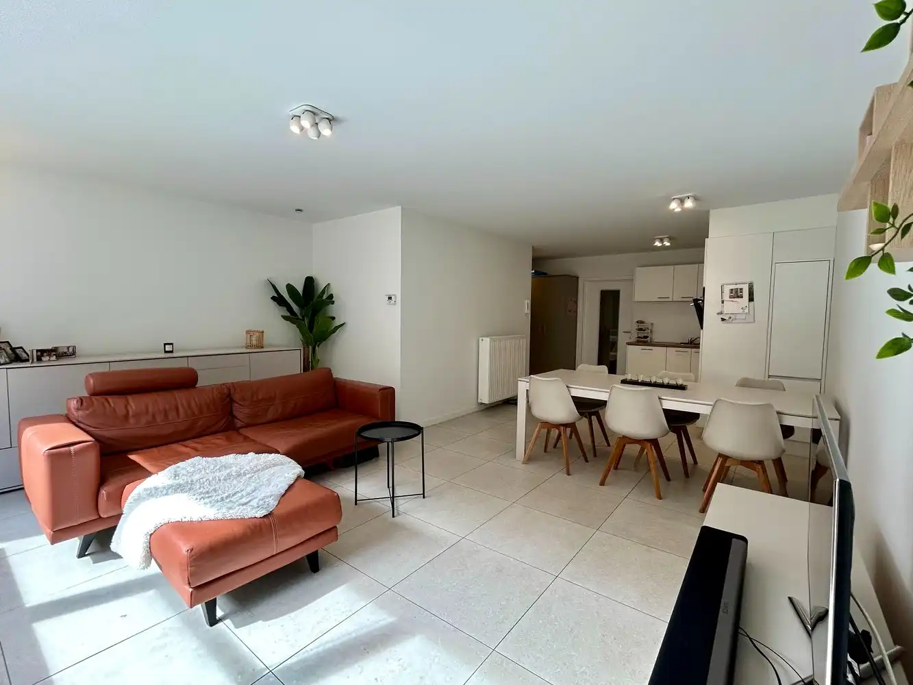 Instapklaar gelijkvloers appartement met privatieve tuin en garage in hartje Kessel-Lo foto 7