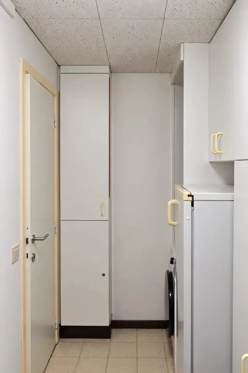 VERRASSEND RUIM EN RUSTIG GELEGEN APPARTEMENT VAN 126 M² NABIJ CENTRUM BILZEN foto 9