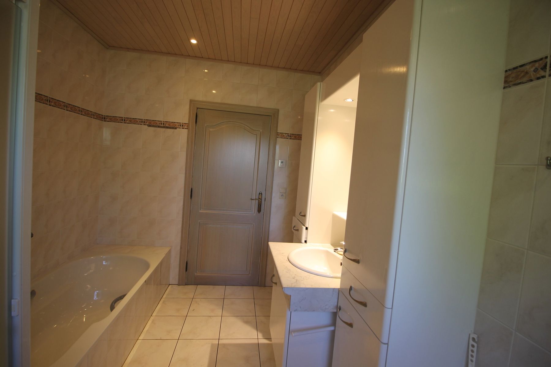 Energiezuinige laagbouwwoning met 3 slaapkamers en terras met tuin. foto 9
