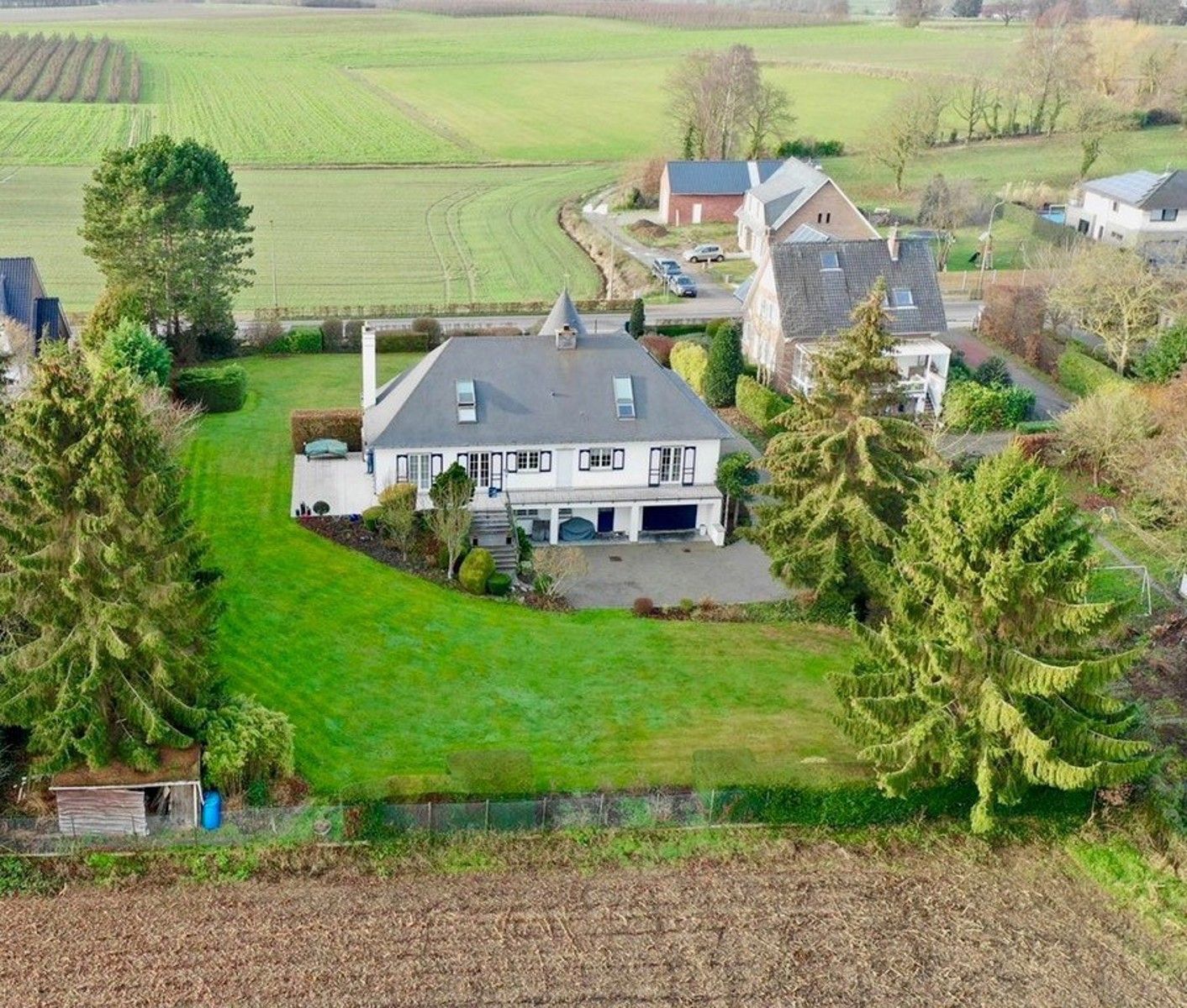 Prachtige villa met 5à6 slpks met mooi zicht op natuurgebied foto 4