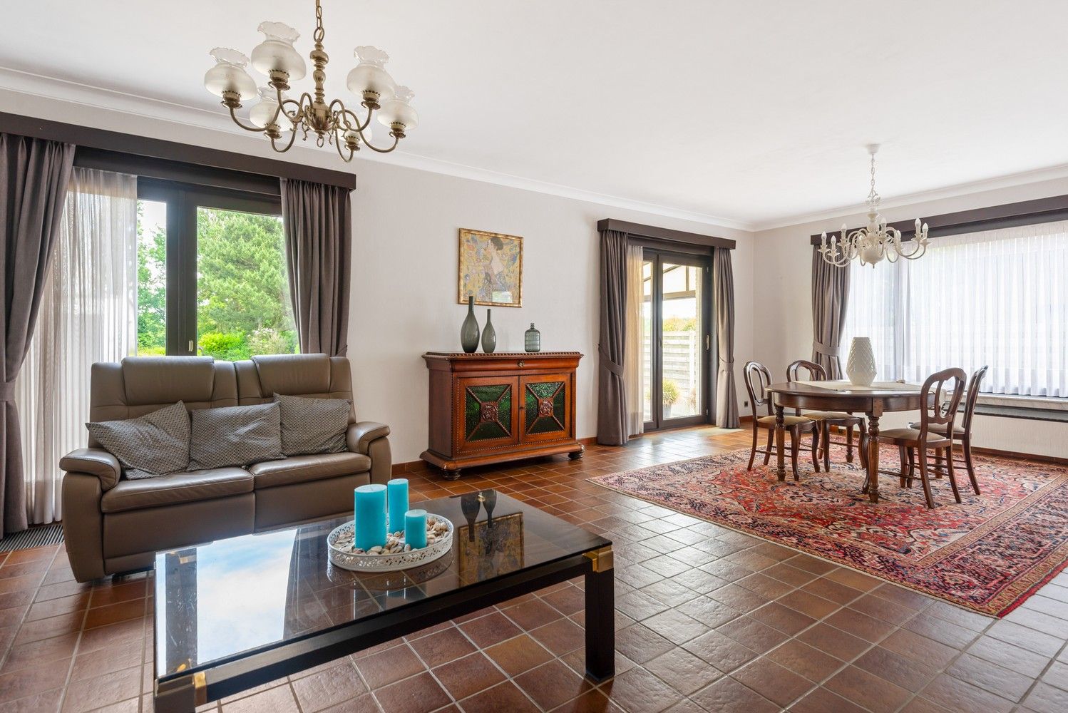 Ruime woning met prachtig onderhouden tuin met verzicht over de velden foto 6