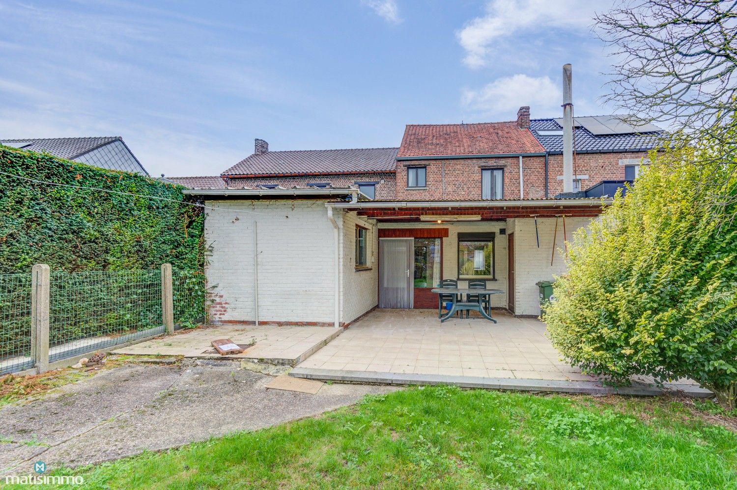 GEZINSWONING MET RUIME TUIN EN DRIE SLAAPKAMERS IN MARTENSLINDE foto 26