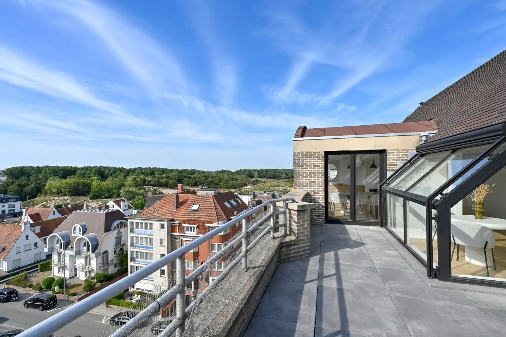 Prachtig duplex appartement met 18 meter gevelbreedte en groot zuid gericht terras met open zicht over het Knokse hinterland foto 6