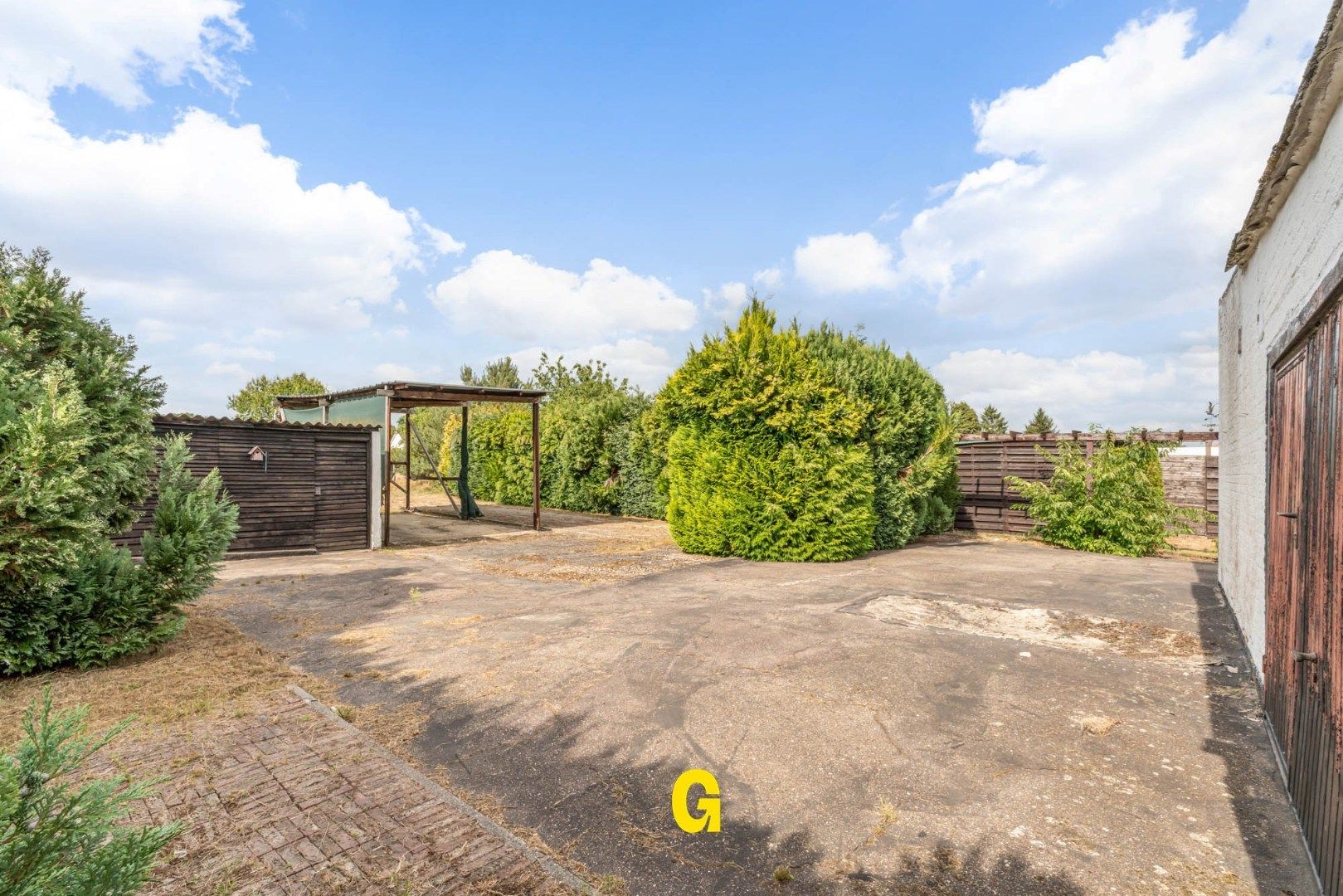 Te renoveren vrijstaande bungalow woning met tuin op een perceel van 8a 55ca foto 28