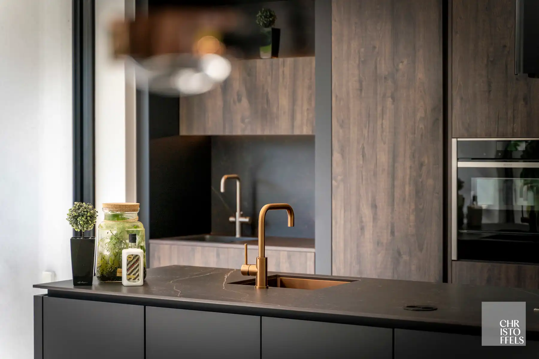 Multifunctioneel gebouw met 2 wooneenheden, kantoor en showroom op een perceel van 2.074 m²! foto 13