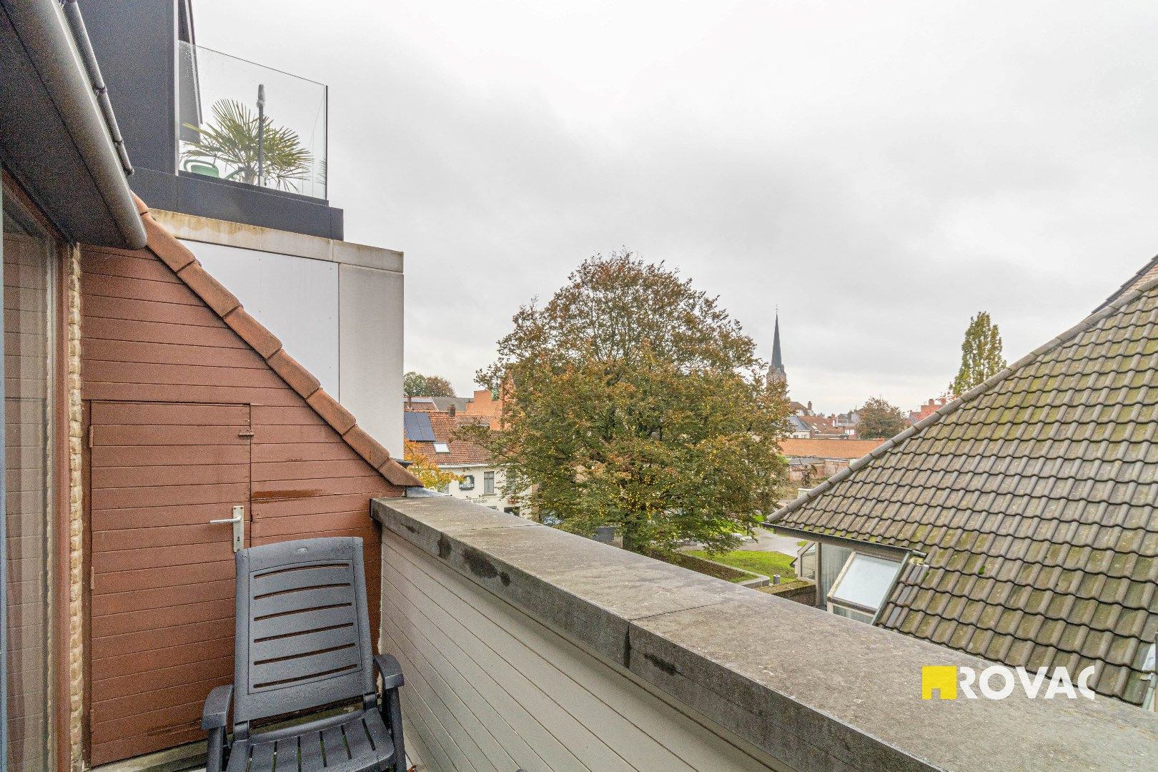 Centraal gelegen instapklaar appartement met garage foto 7