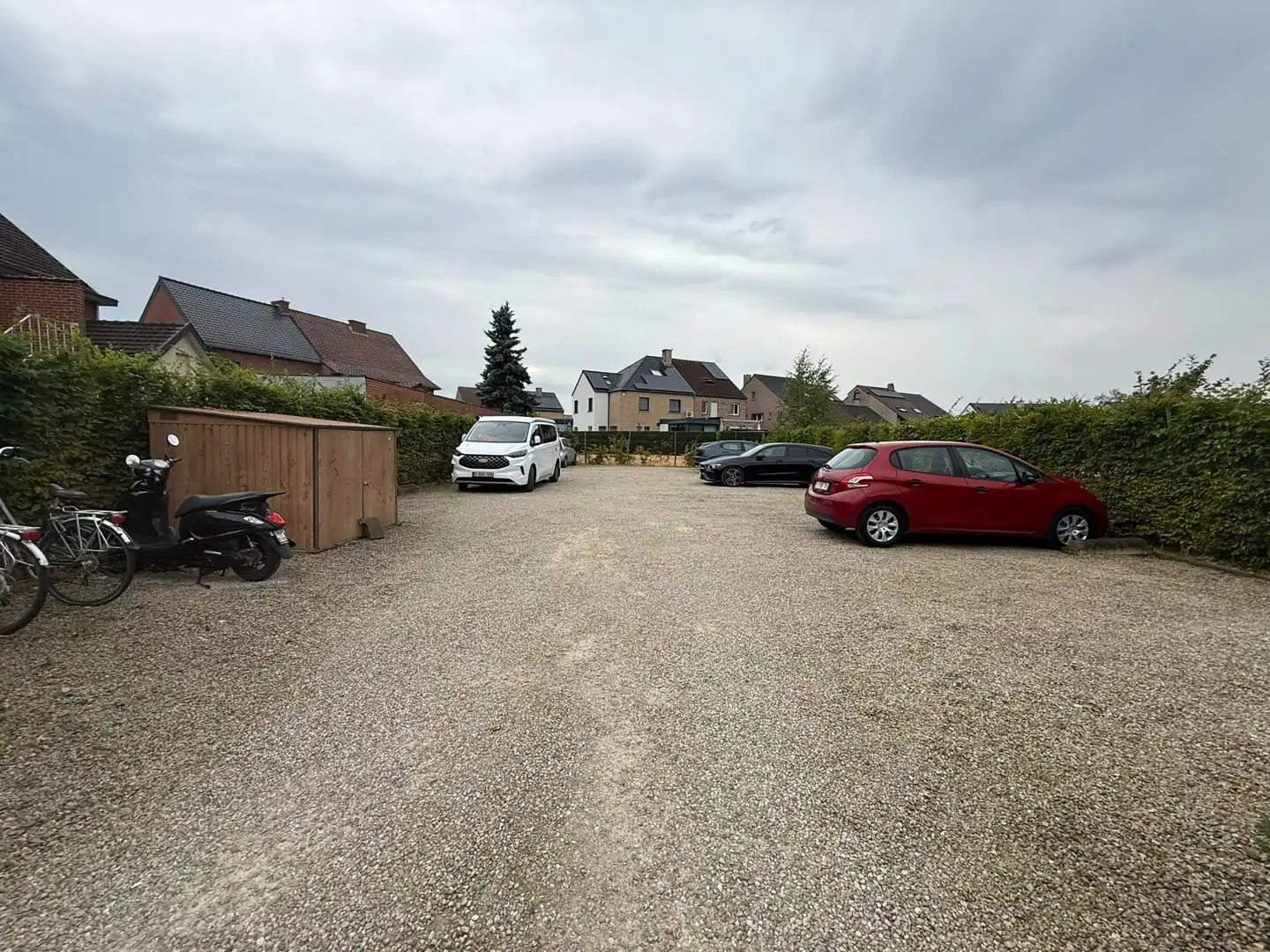 Prachtig instapklaar 1-slaapkamer duplex-appartement vlakbij het centrum van Diepenbeek. foto 12