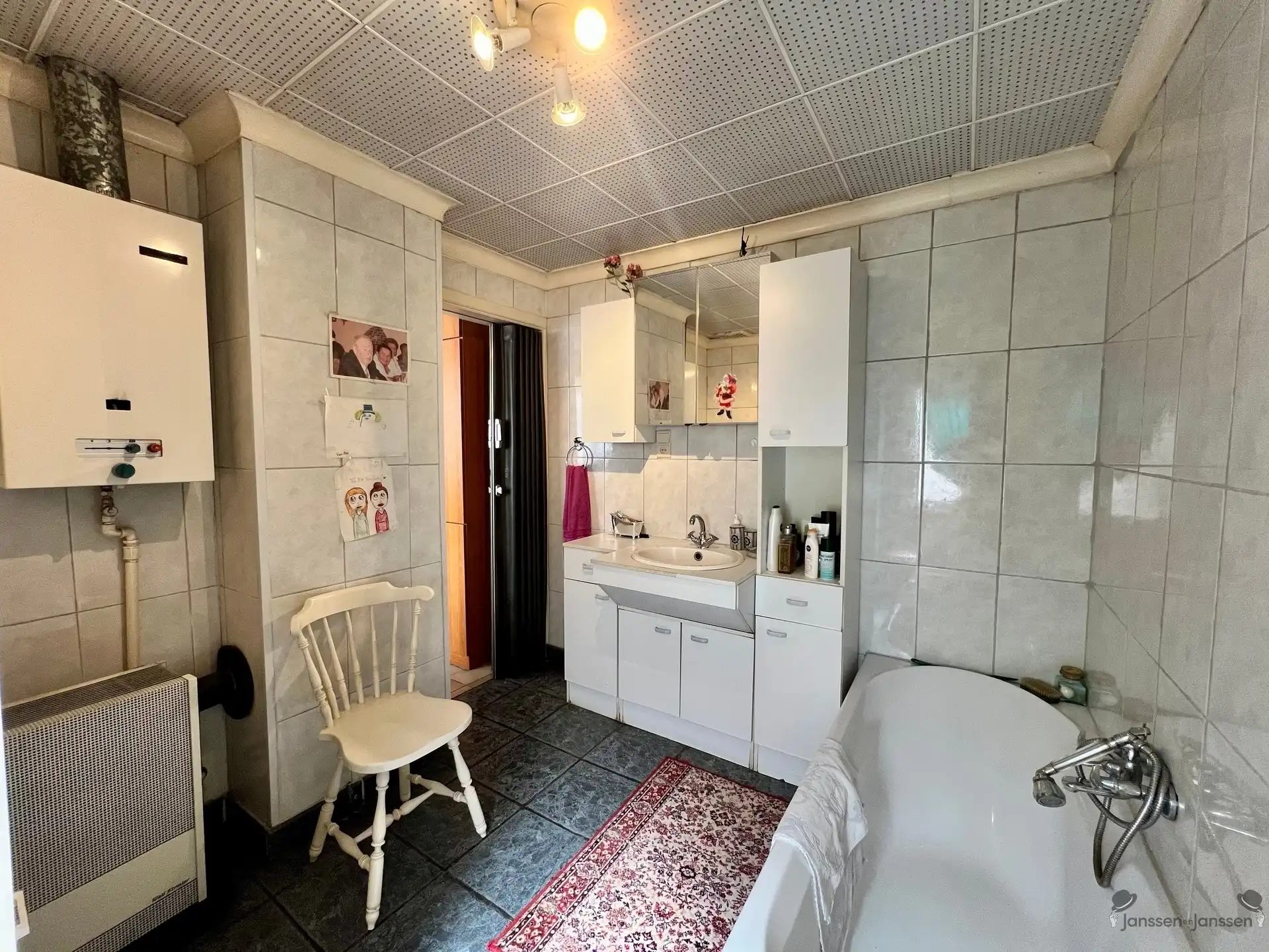 centrumwoning met veel ruimte en garage. foto 18