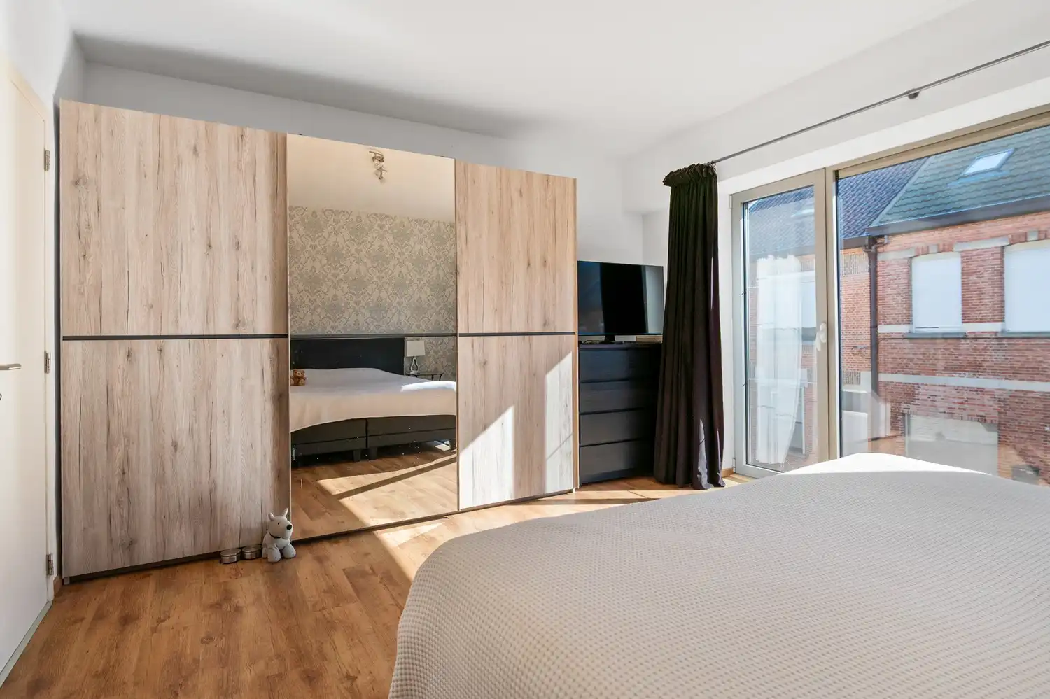 Instapklare woning met 4 slaapkamers, garage en tuin te Niel foto 11