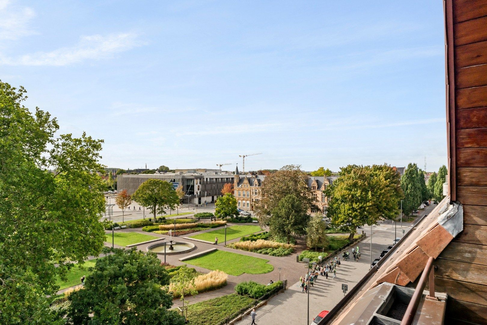 Dakappartement met 2 slaapkamers, 2 terrassen en lift in het centrum van Ieper foto 12