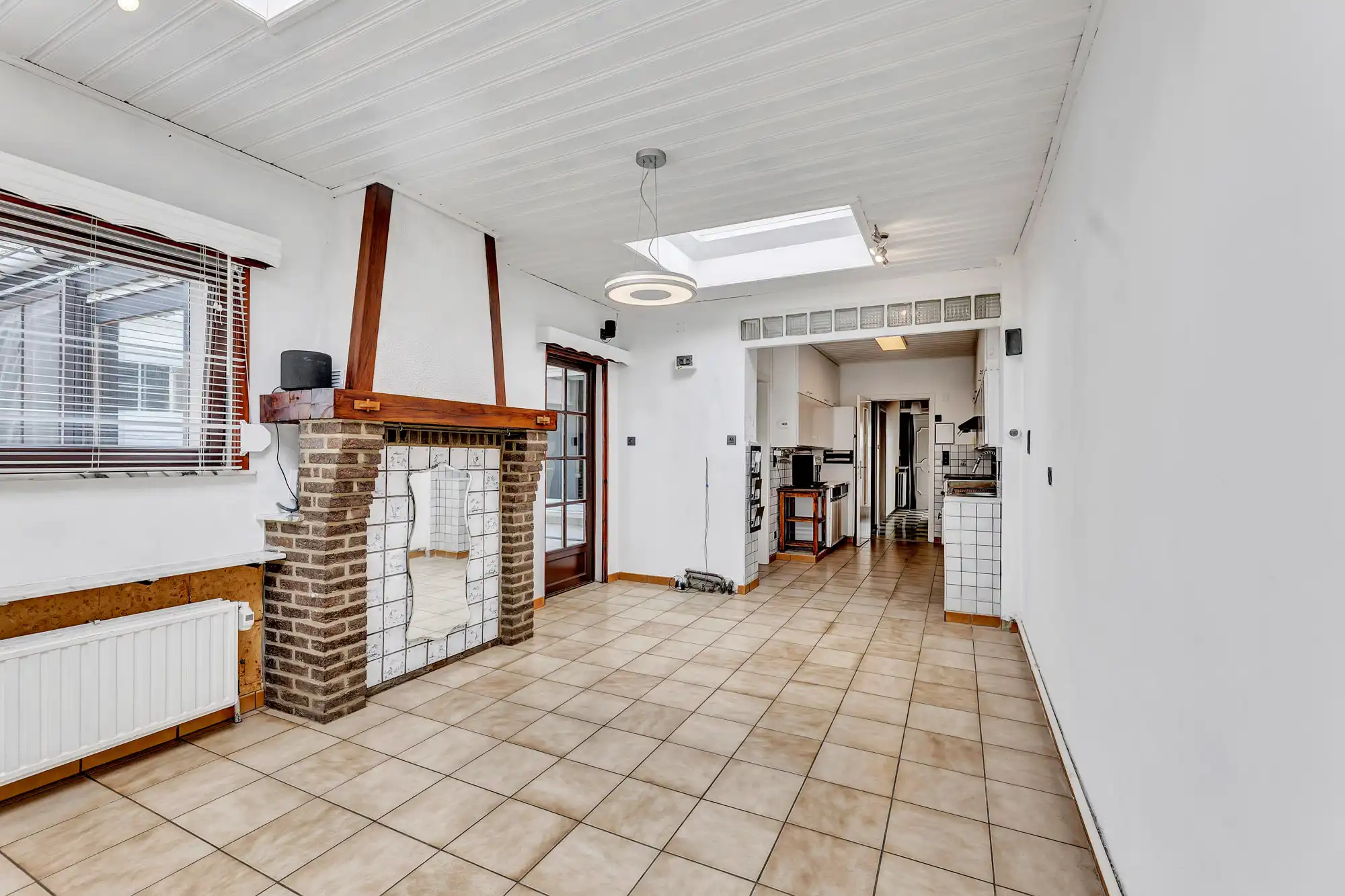 Goed onderhouden woning met garage en tuin foto 12