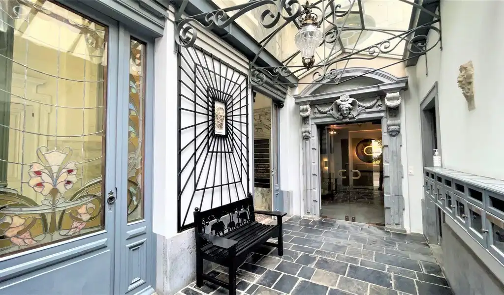 Kantoren te huur  in prachtig herenhuis te Antwerpen foto 3