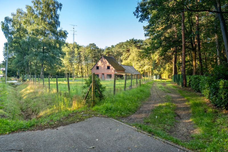 Uniek gelegen renovatieproject op 1,8 ha foto 23