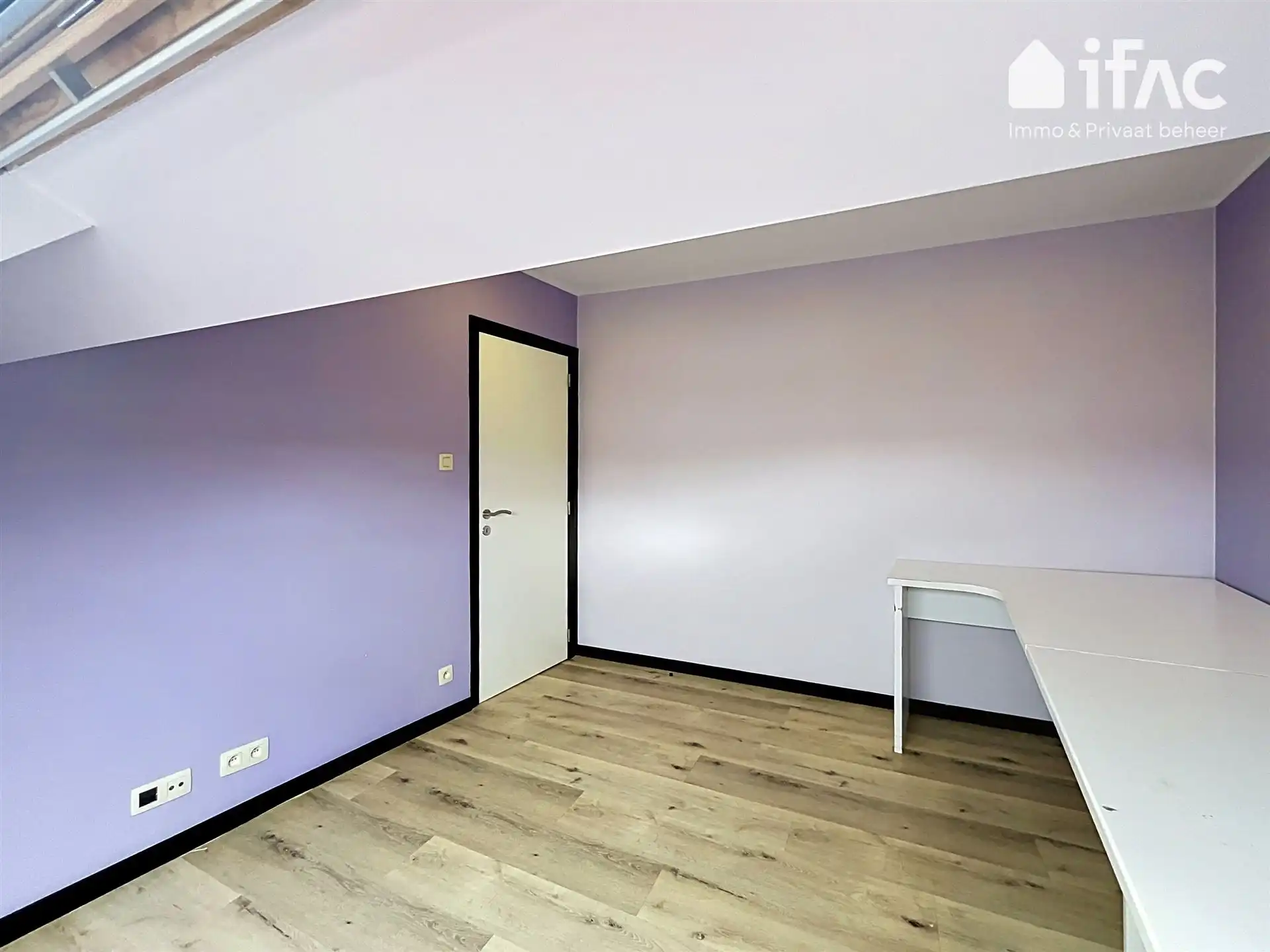 Rustig gelegen woning met 4 slaapkamers en 2 badkamers foto 27
