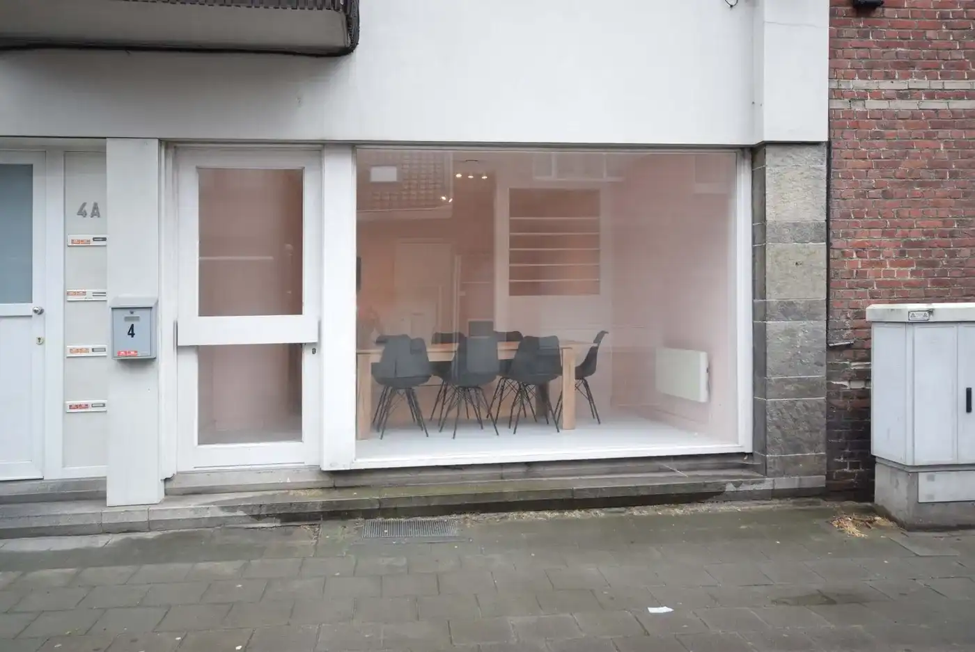 CENTRAAL GELEGEN KLEINE WINKELRUIMTE IN HET STADSCENTRUM foto 5