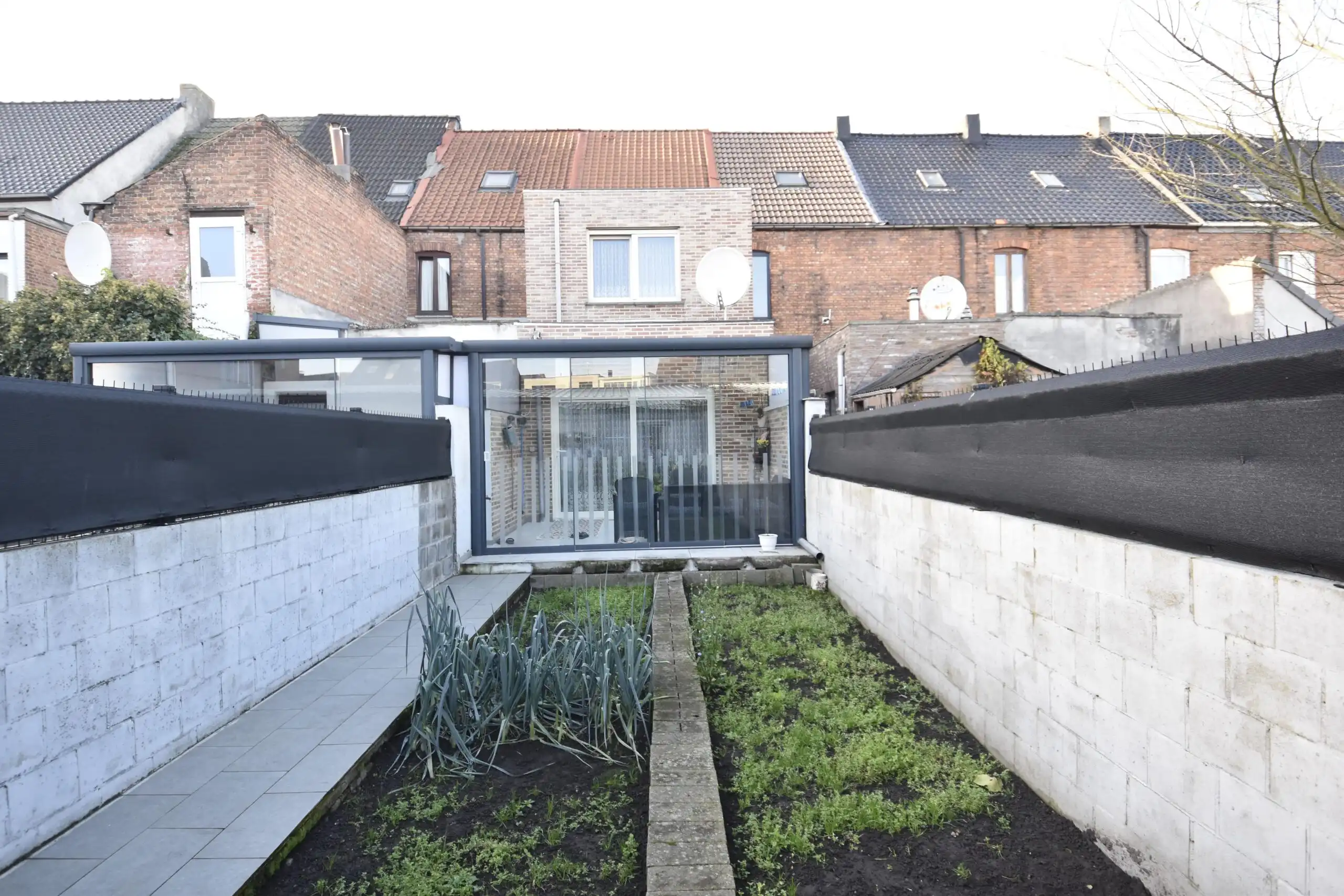 Zeer recente, energiezuinige stadswoning in het hart van Sint-Niklaas foto 9