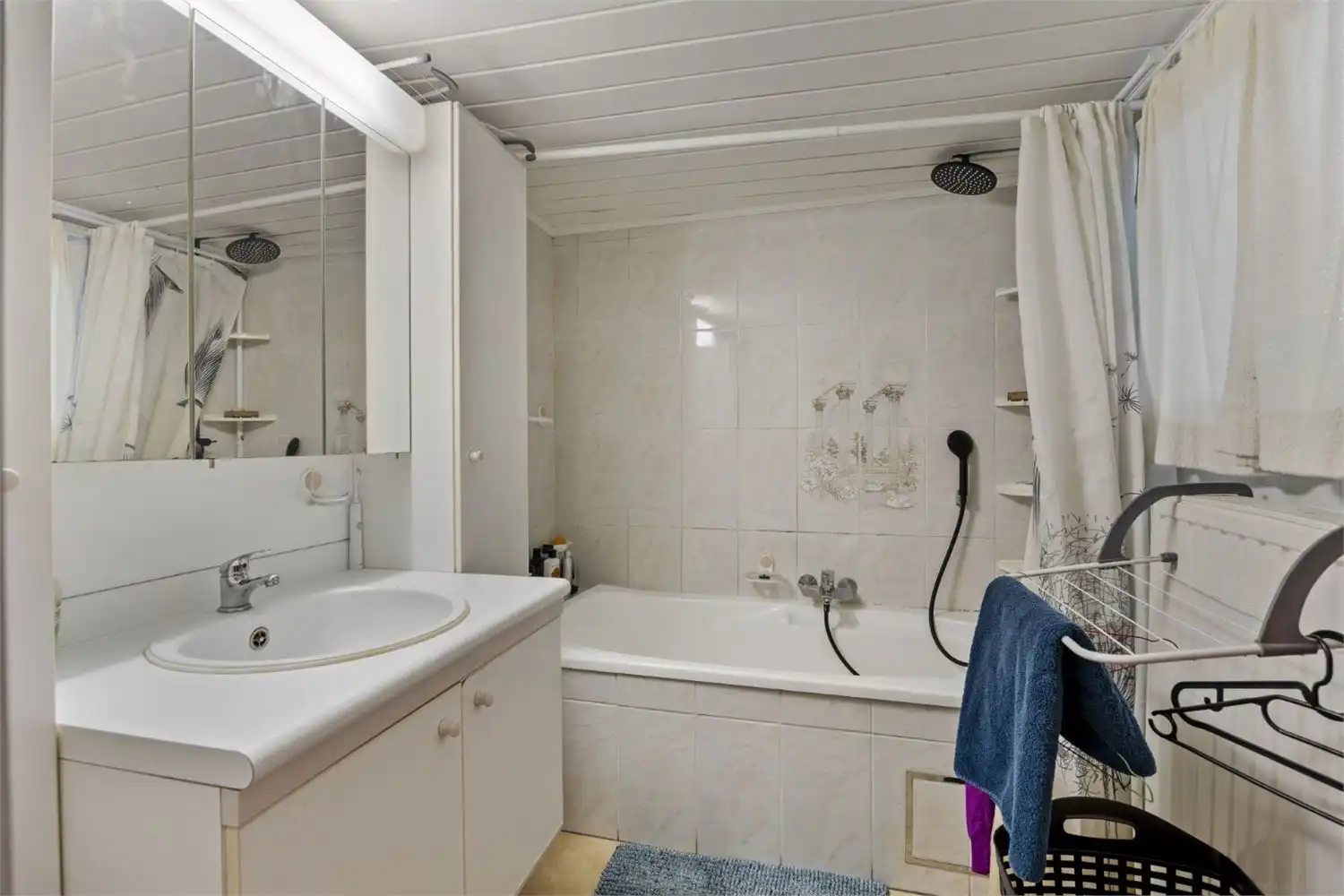 Verrassend ruime instapklare woning met 6 slaapkamers en zonnige tuin – hartje Meerbeke foto 14