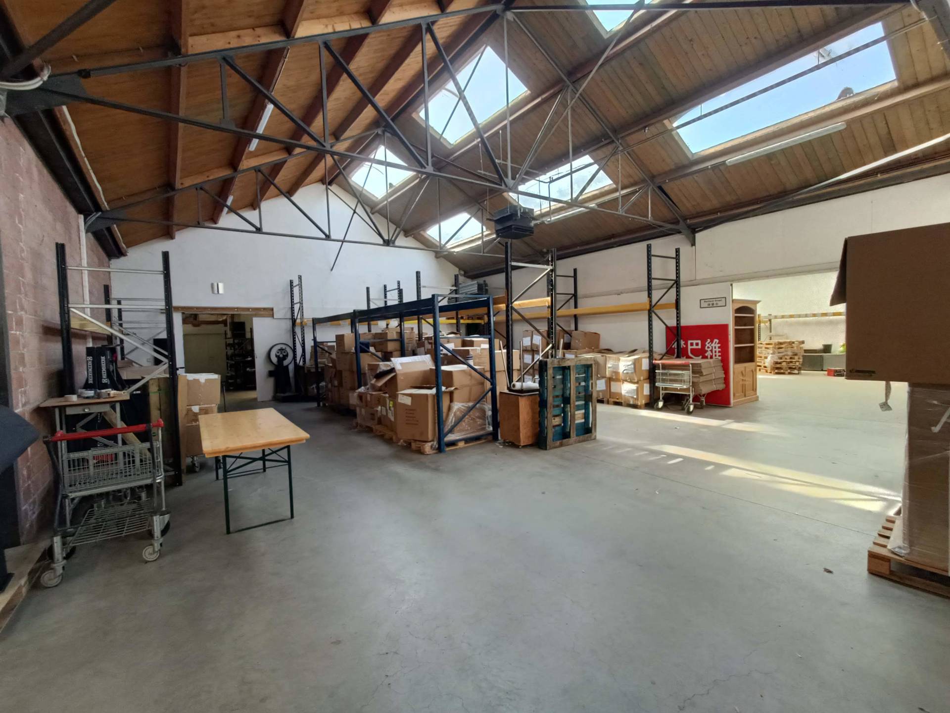 Bedrijfsgebouw te koop in Mortsel foto 2