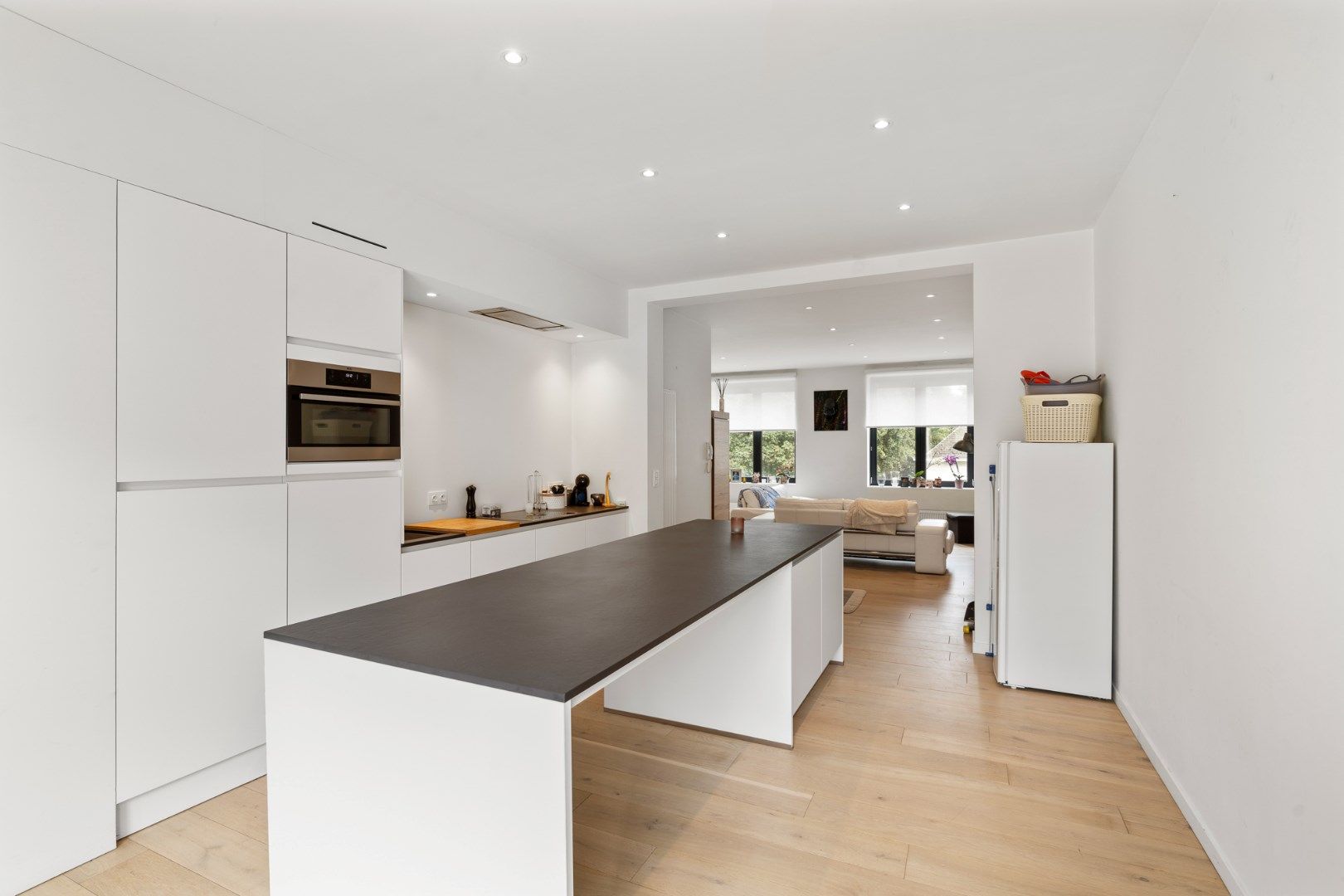 SCHITTEREND 2 SLPK APPARTEMENT MET ZONNIG TERRAS VLAKBIJ CENTRUM foto {{pictureIndex}}