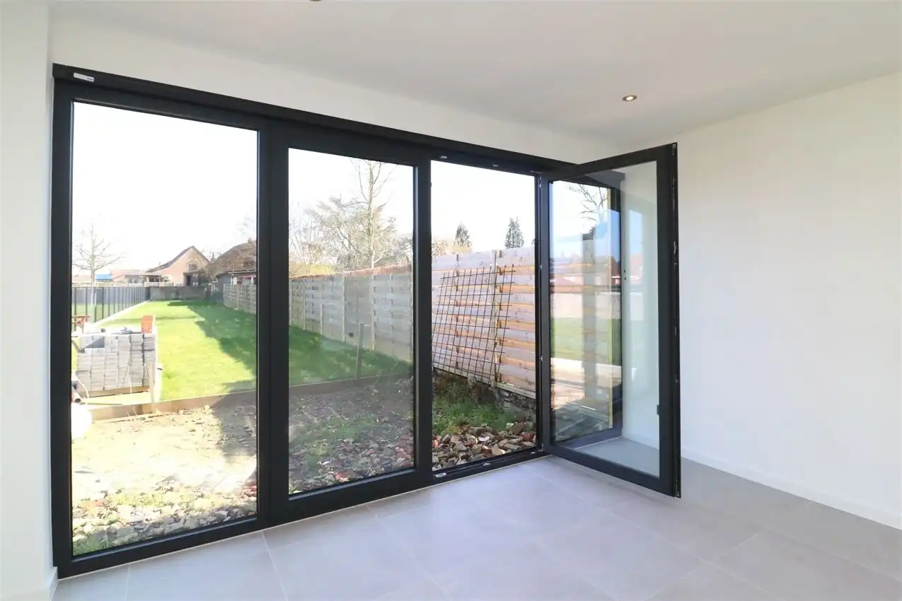 Prachtig, volledig vernieuwde woning met 3 slpk. foto 5