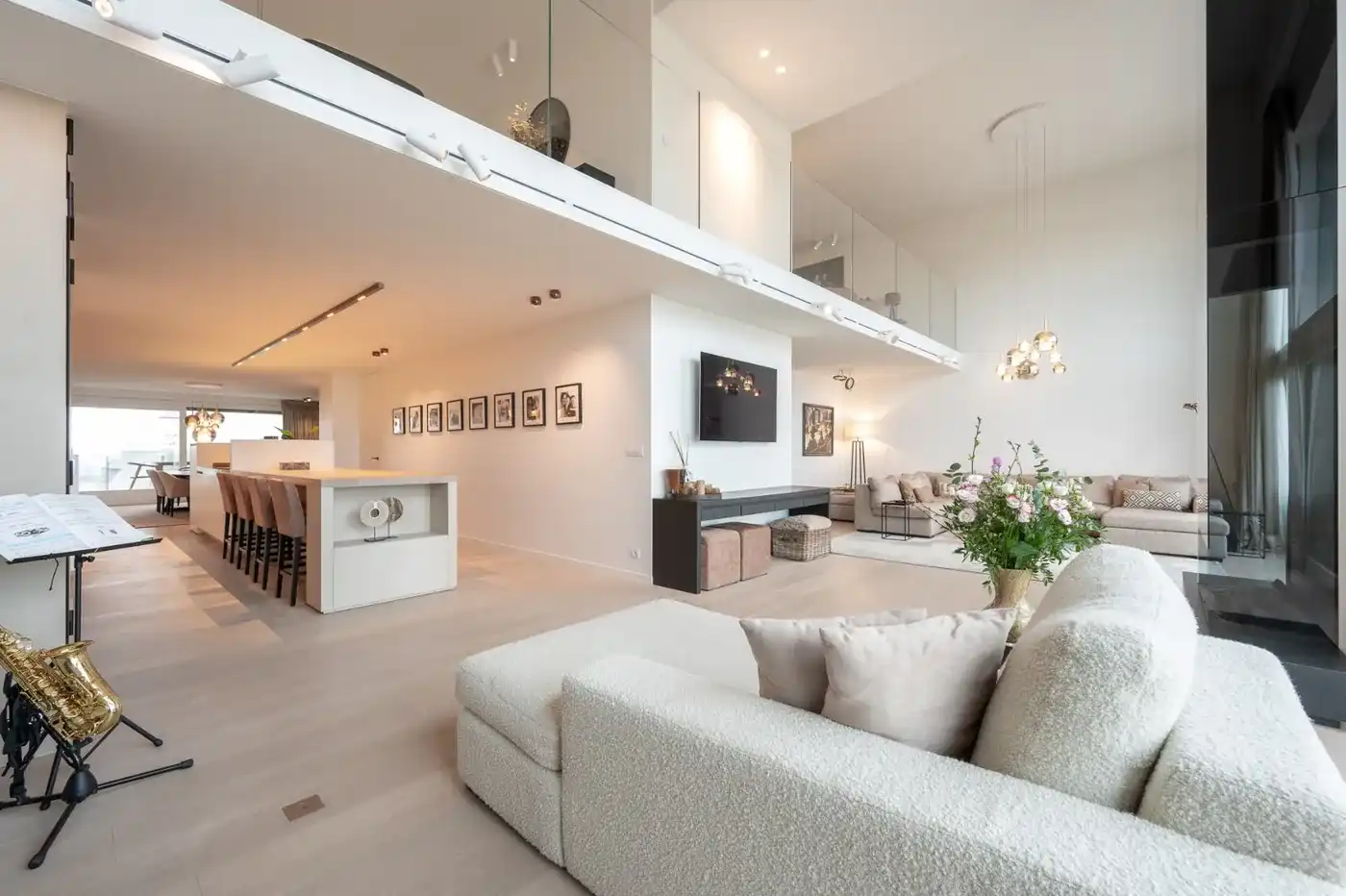 Uitzonderlijk duplex-penthouse met mezzanine en panoramisch zeezicht foto 8