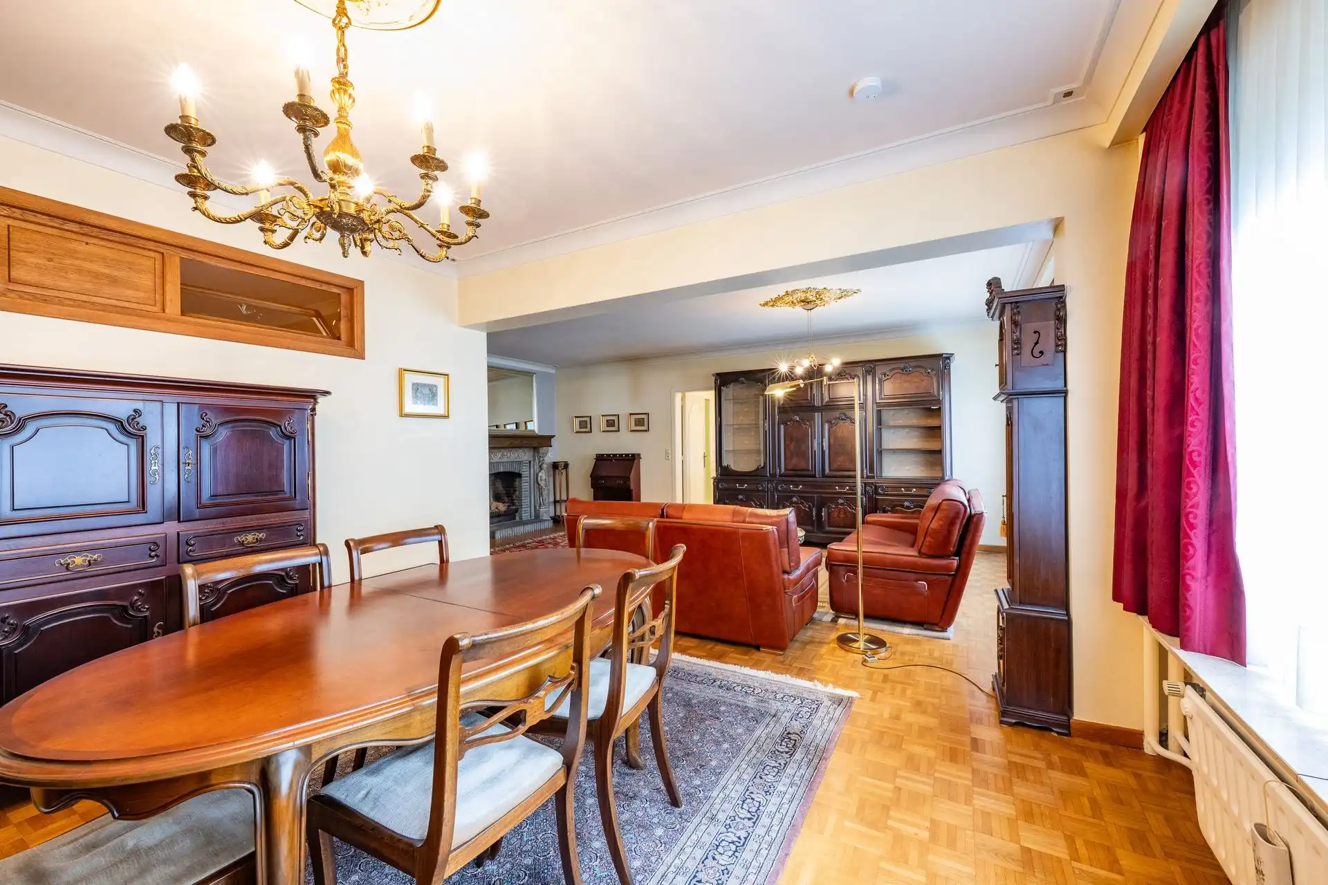 Zeer ruim appartement met drie slaapkamers en twee badkamers foto 4