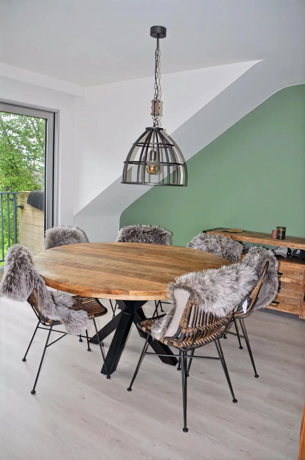 GEZELLIG APPARTEMENT MET 2 SLPKS VAN 74 M² OP EEN CENTRALE LIGGING IN HASSELT foto 3