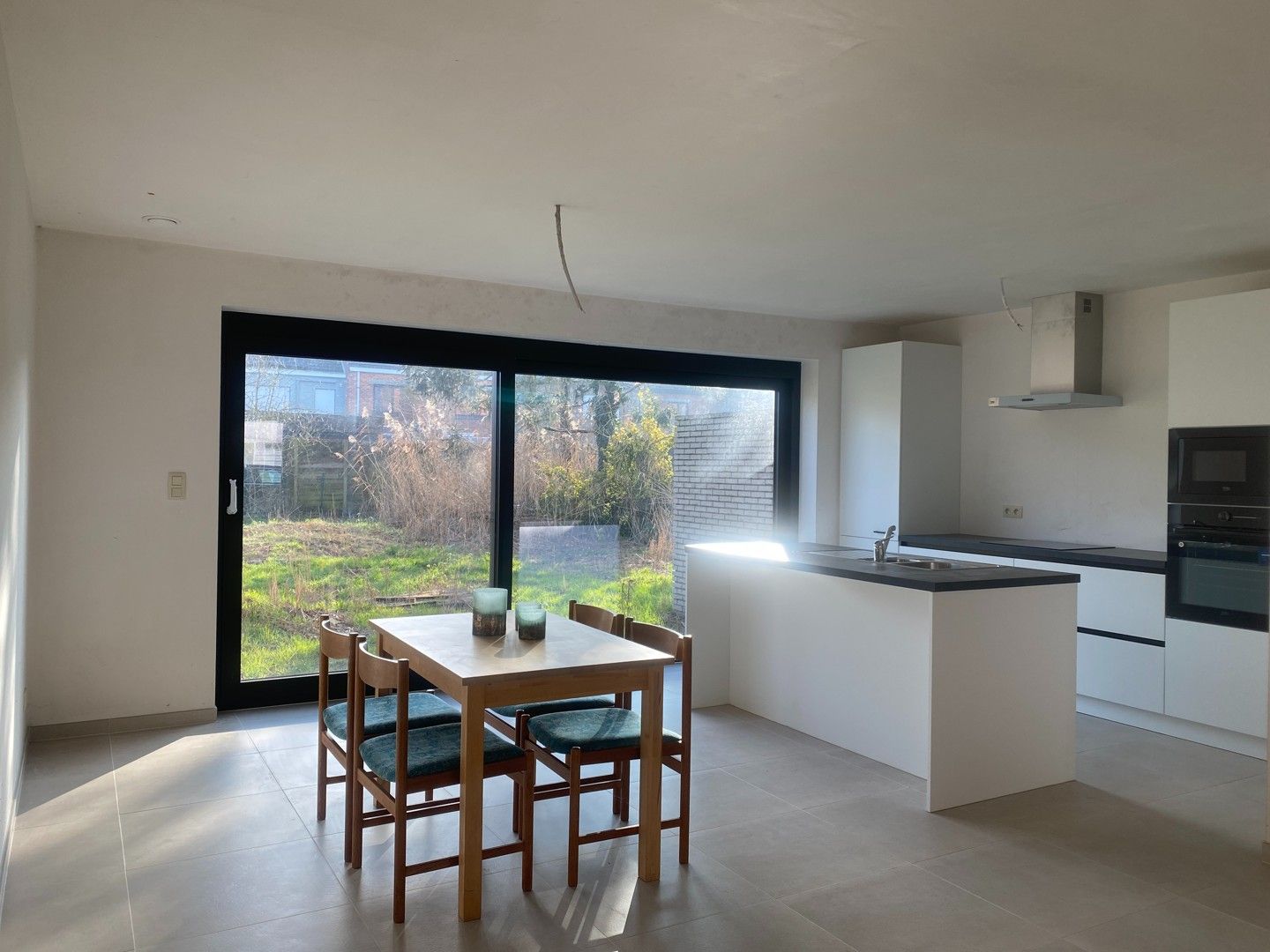 Energiezuinige, knappe nieuwbouwwoning in een rustige buurt foto 3