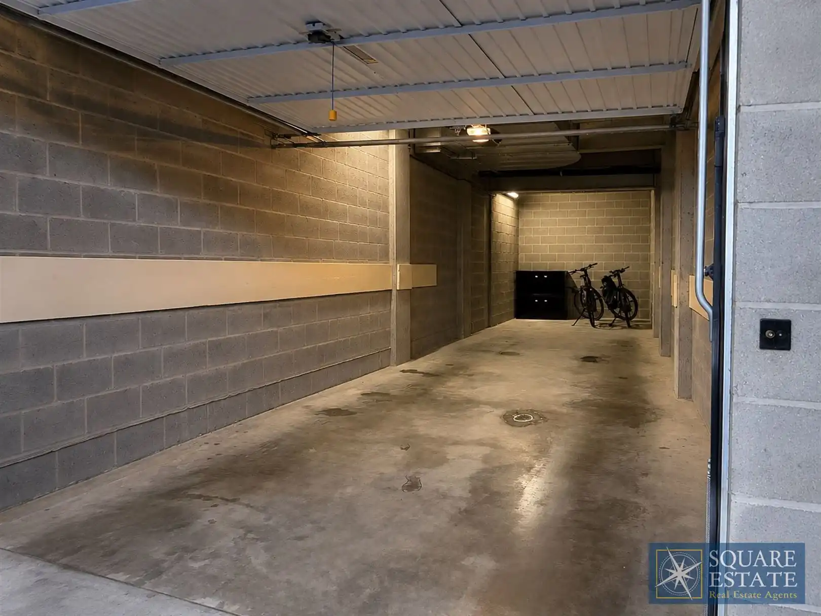 Dubbele garage aan de prestigieuze Place du Markt foto 3