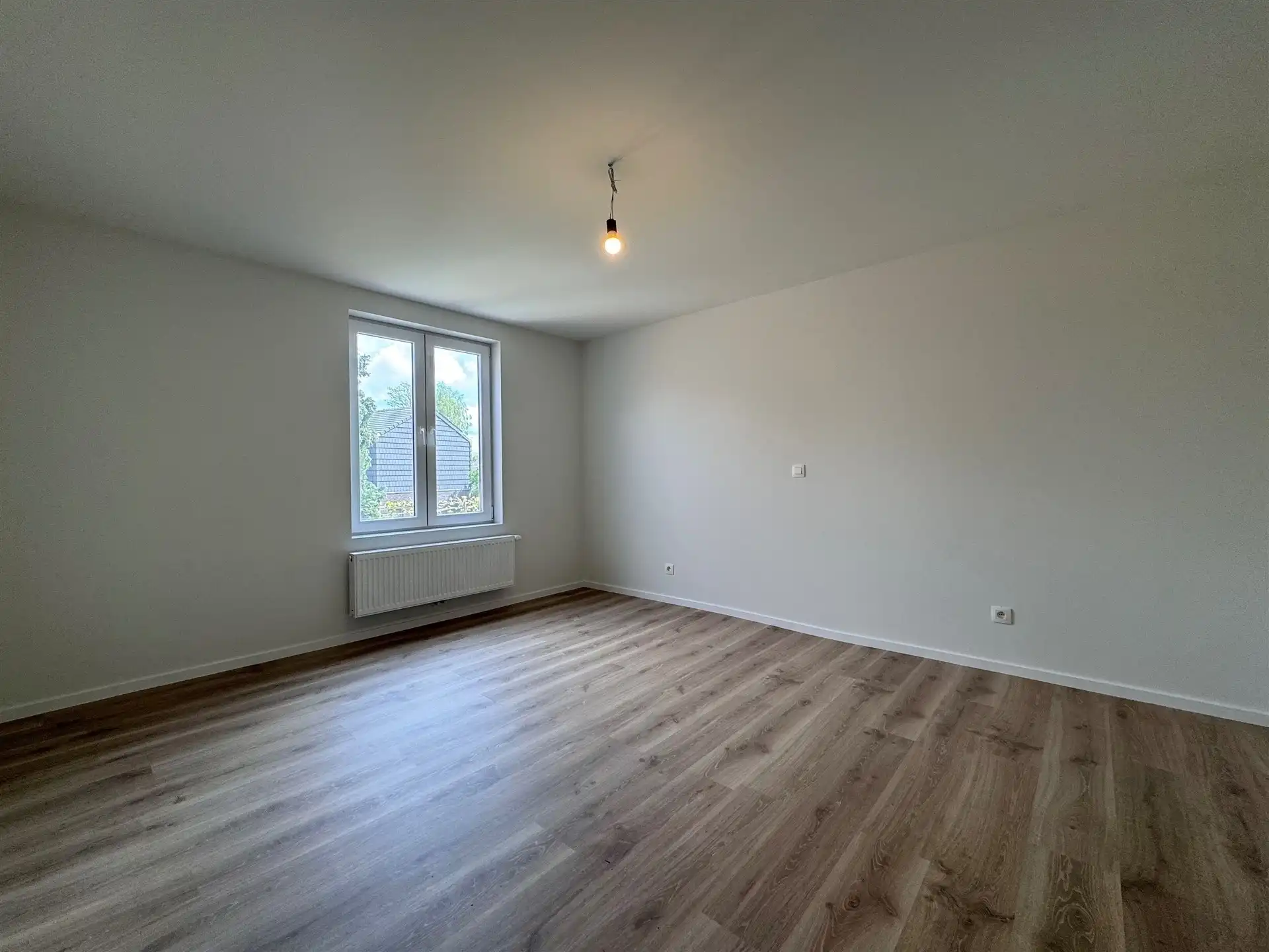 Gunstig gelegen woning met 4 slaapkamers en tuin. foto 24