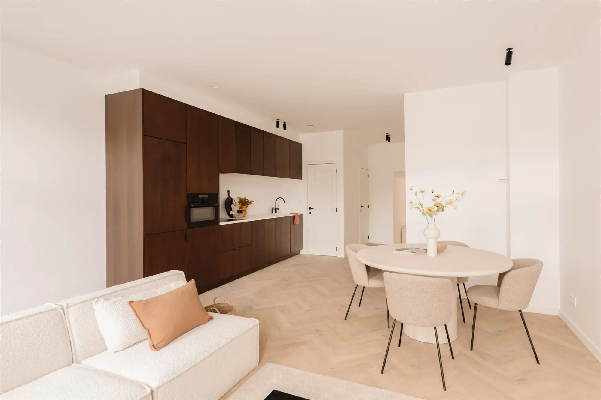 Energetisch gerenoveerd appartement met ruim terras foto 10
