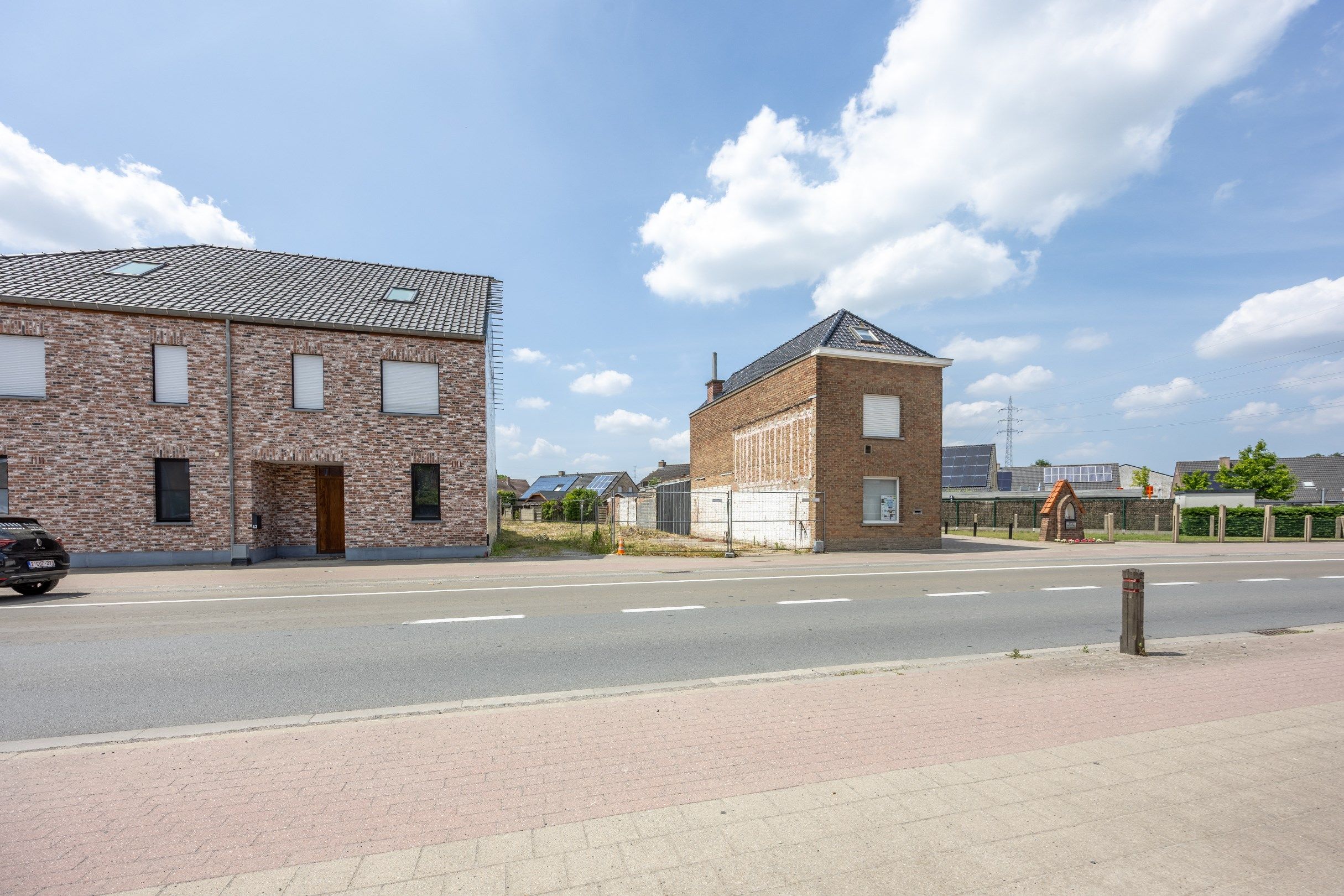 Perceel bouwgrond voor meersgezinswoningen!  foto {{pictureIndex}}