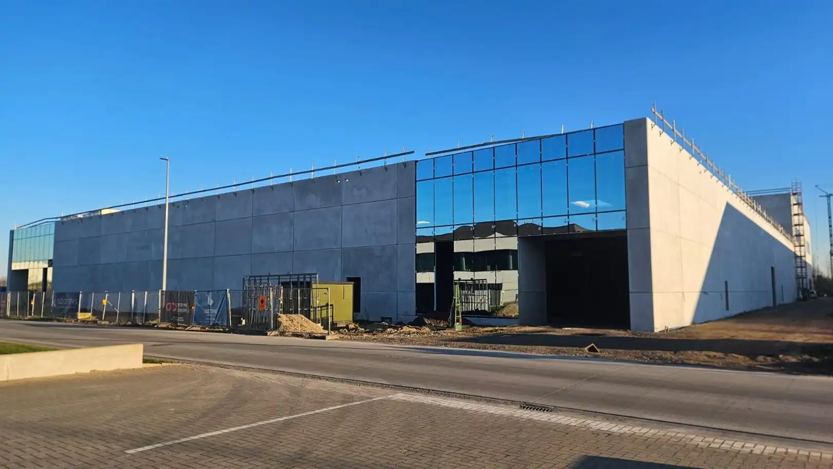 Twee nieuwbouw loodsen met zichtlocatie E17 foto {{pictureIndex}}