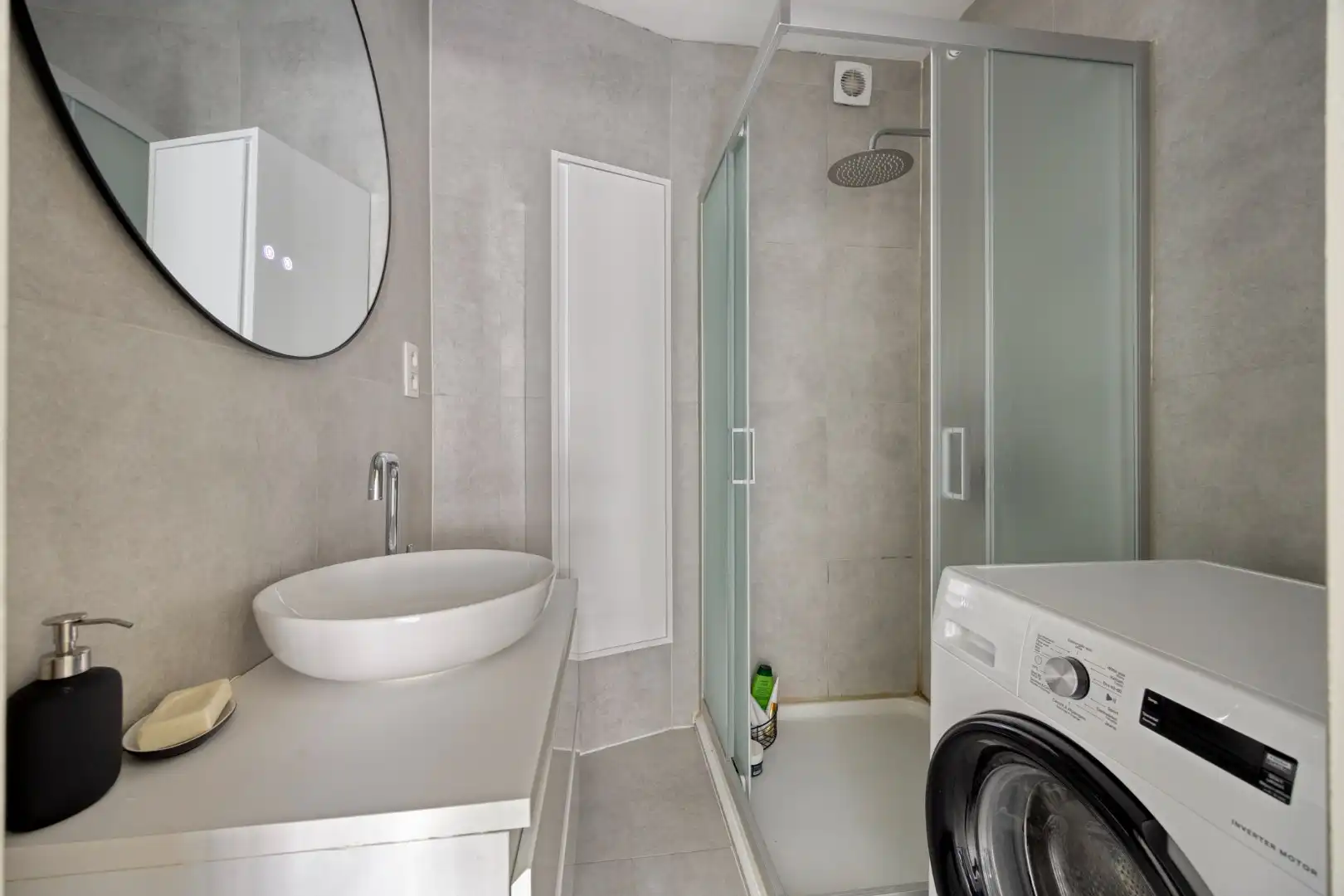 Vernieuwd en instapklaar appartement met 3 slaapkamers in Tongeren centrum foto 19