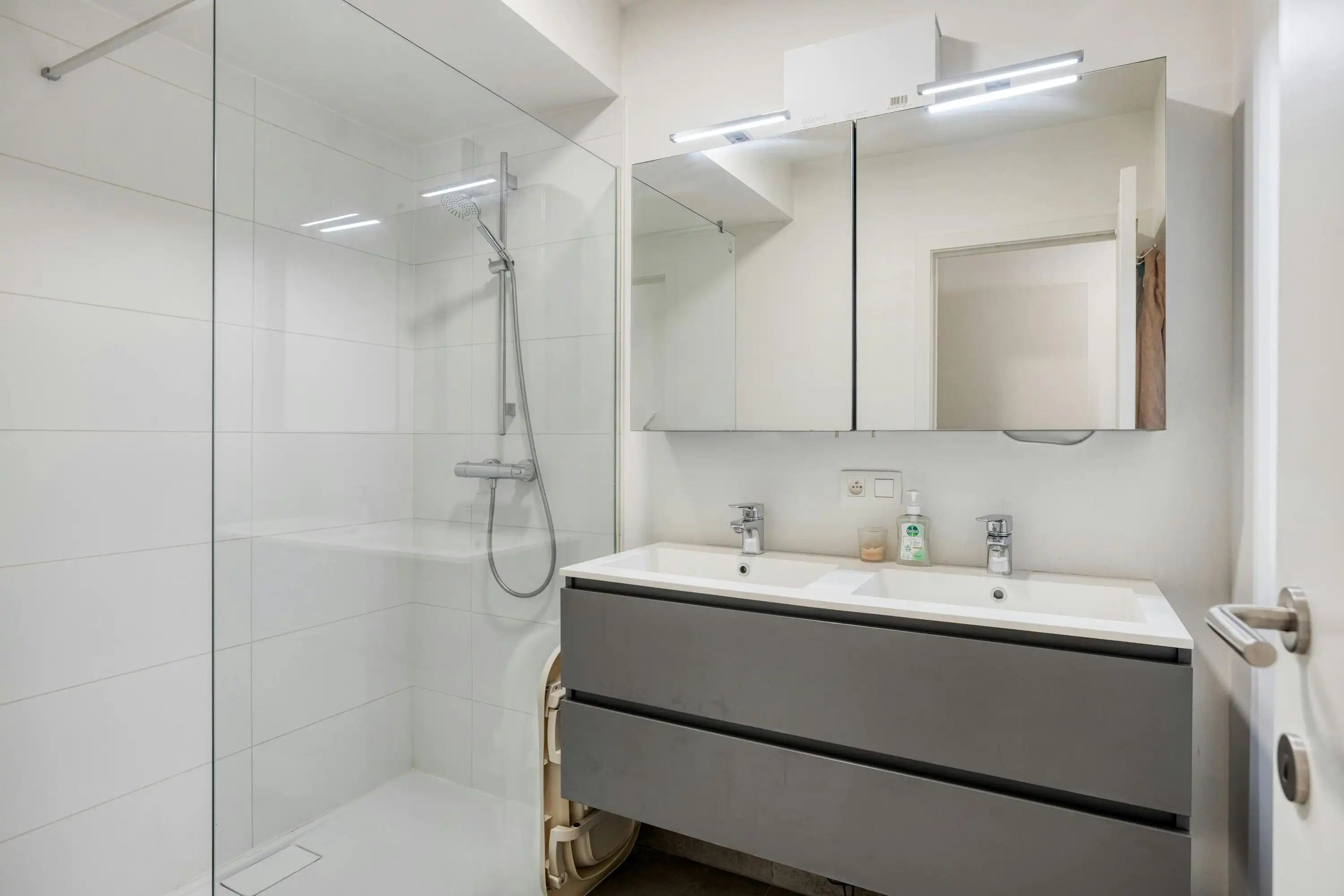 Ruim appartement te koop in Ieper met 3 kamers foto 16