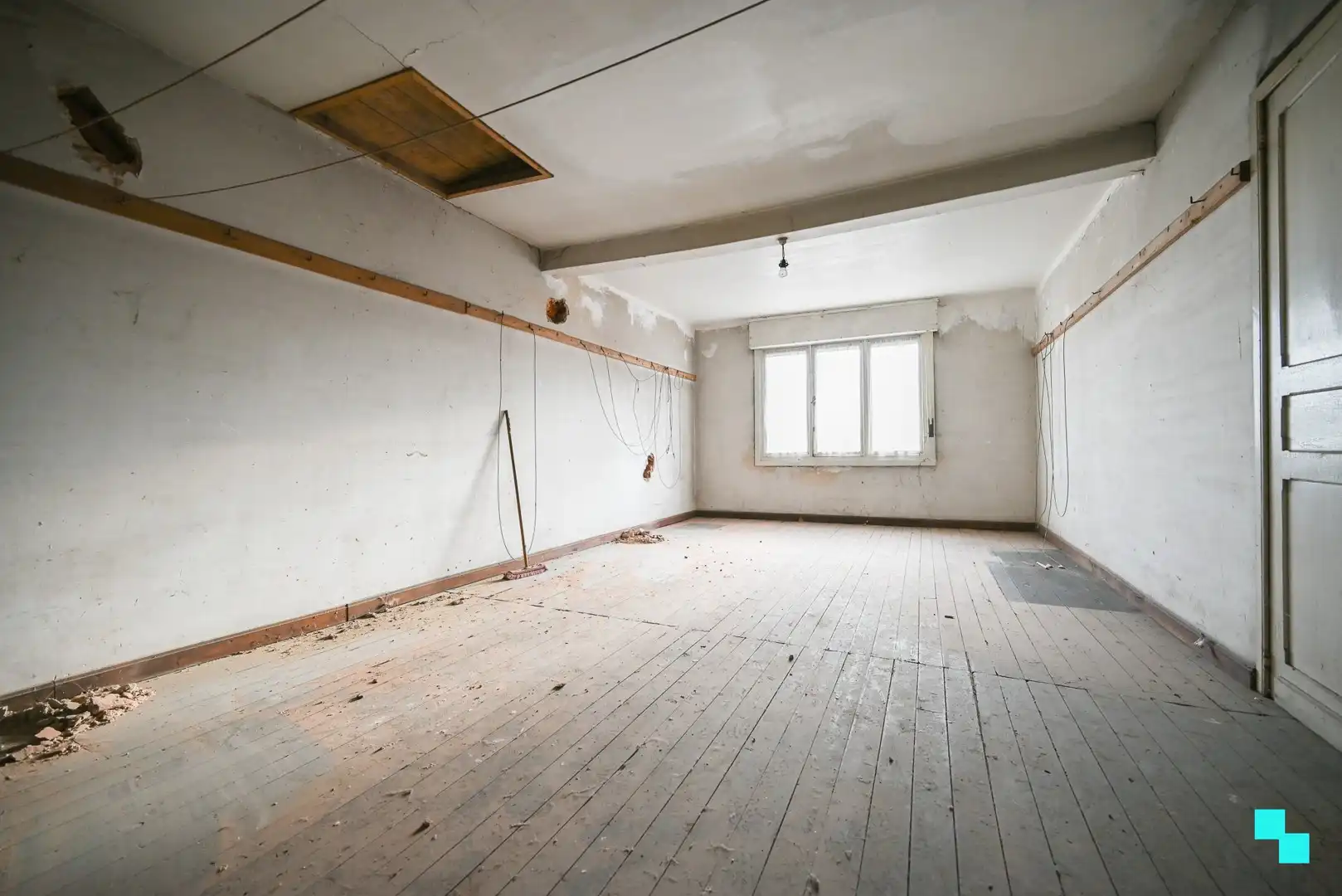 Zeer ruime & authentieke woning in Izegem foto 26