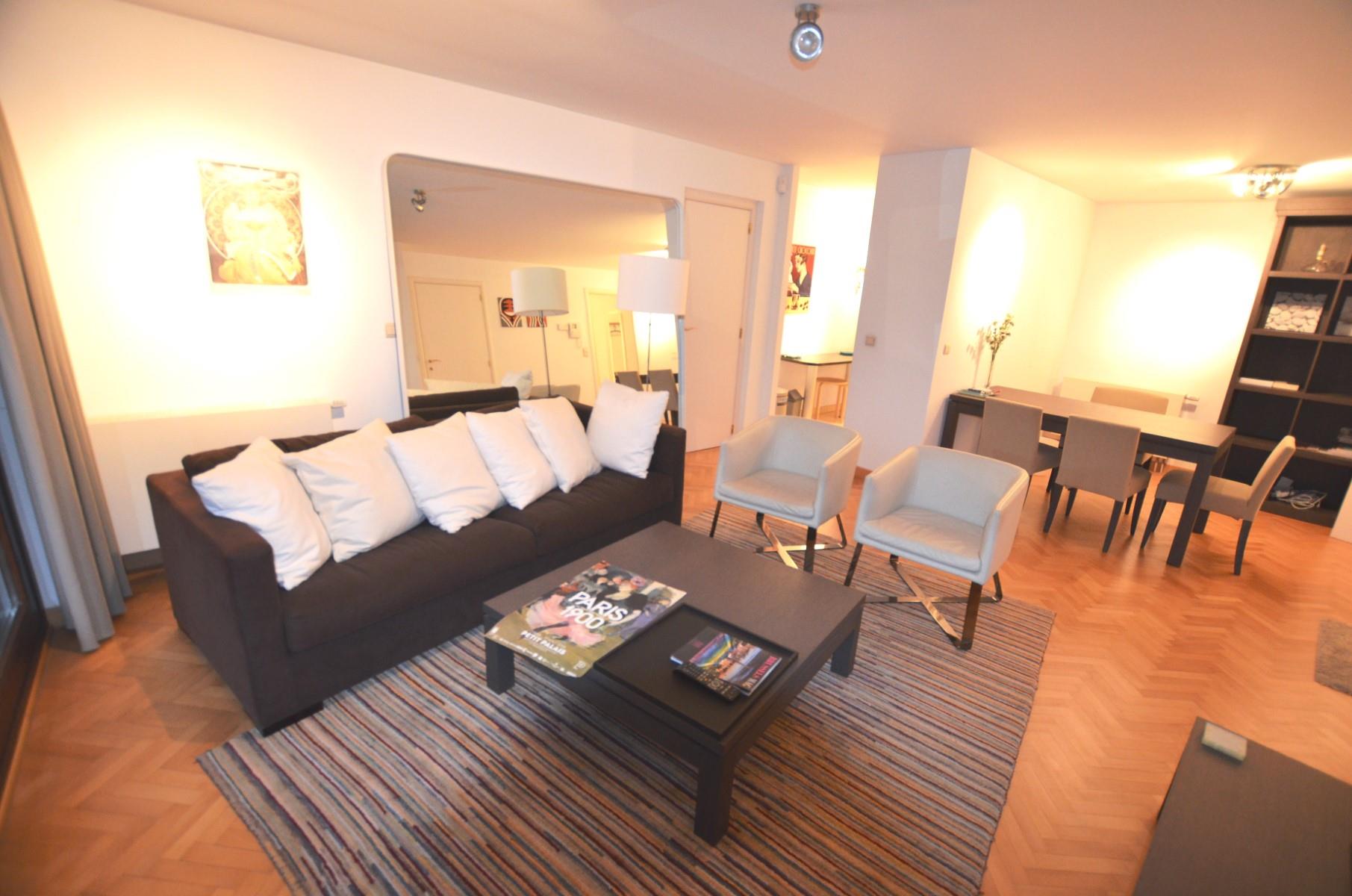 Prachtig gemeubeld app. 2 Kamer + gemeenschappelijke TUIN foto {{pictureIndex}}