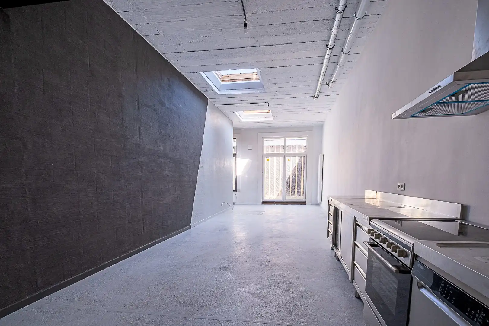 Lichtrijk wonen in industriële stijl foto 3