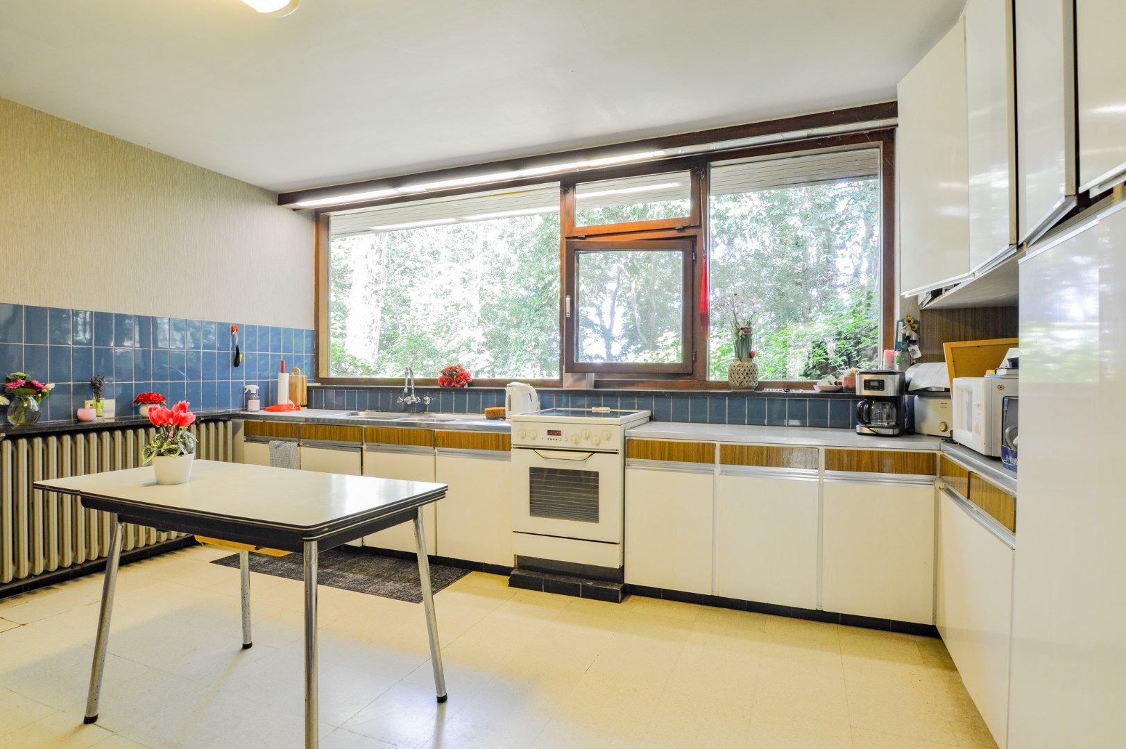 Te renoveren villa met bijgebouwen op landelijke ligging foto 9