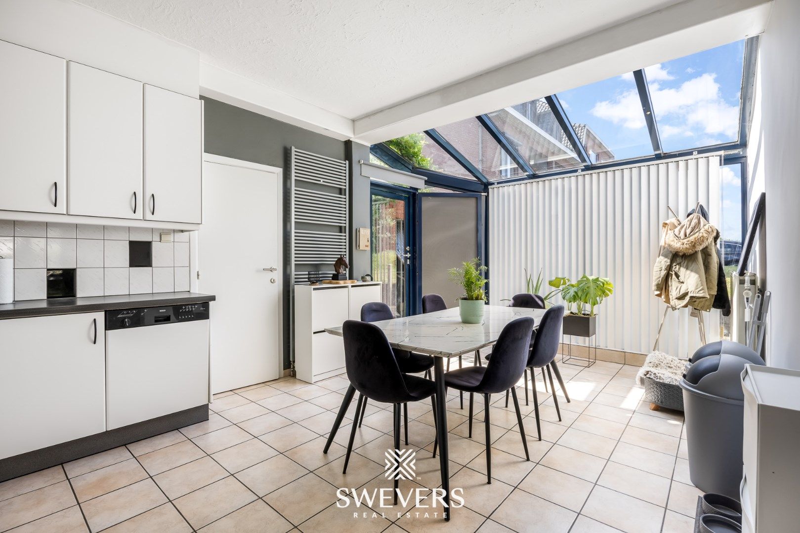 Instapklare halfopen woning met paardenaccommodatie op 73a in Sint-Truiden foto 11