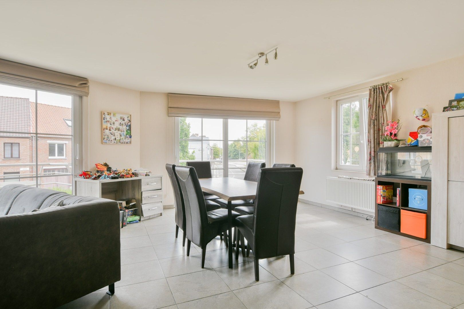 Instapklare duplex (130 m²) in het hart van Eernegem foto 5