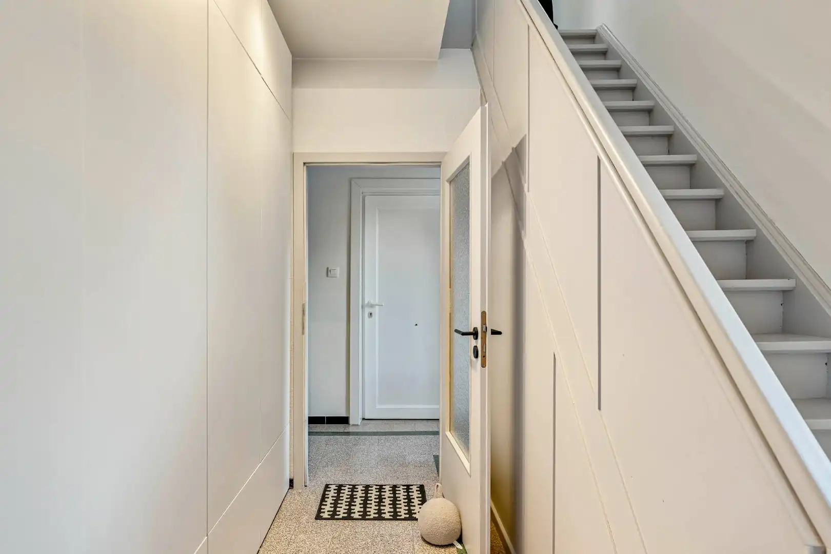Comfortabel, mooi gerenoveerd duplex-appartement mét ruim terras en carport! foto 21