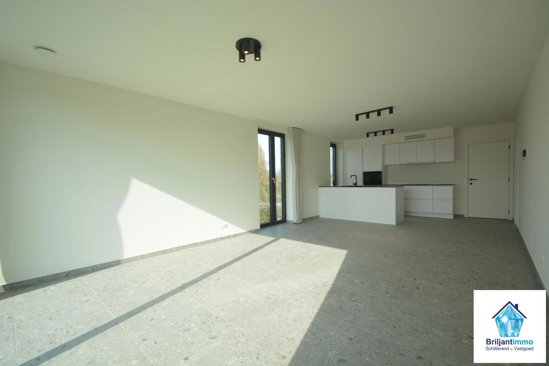 Doorloopappartement met 2 slpkmrs & terras - 6% BTW mogelijk foto 2