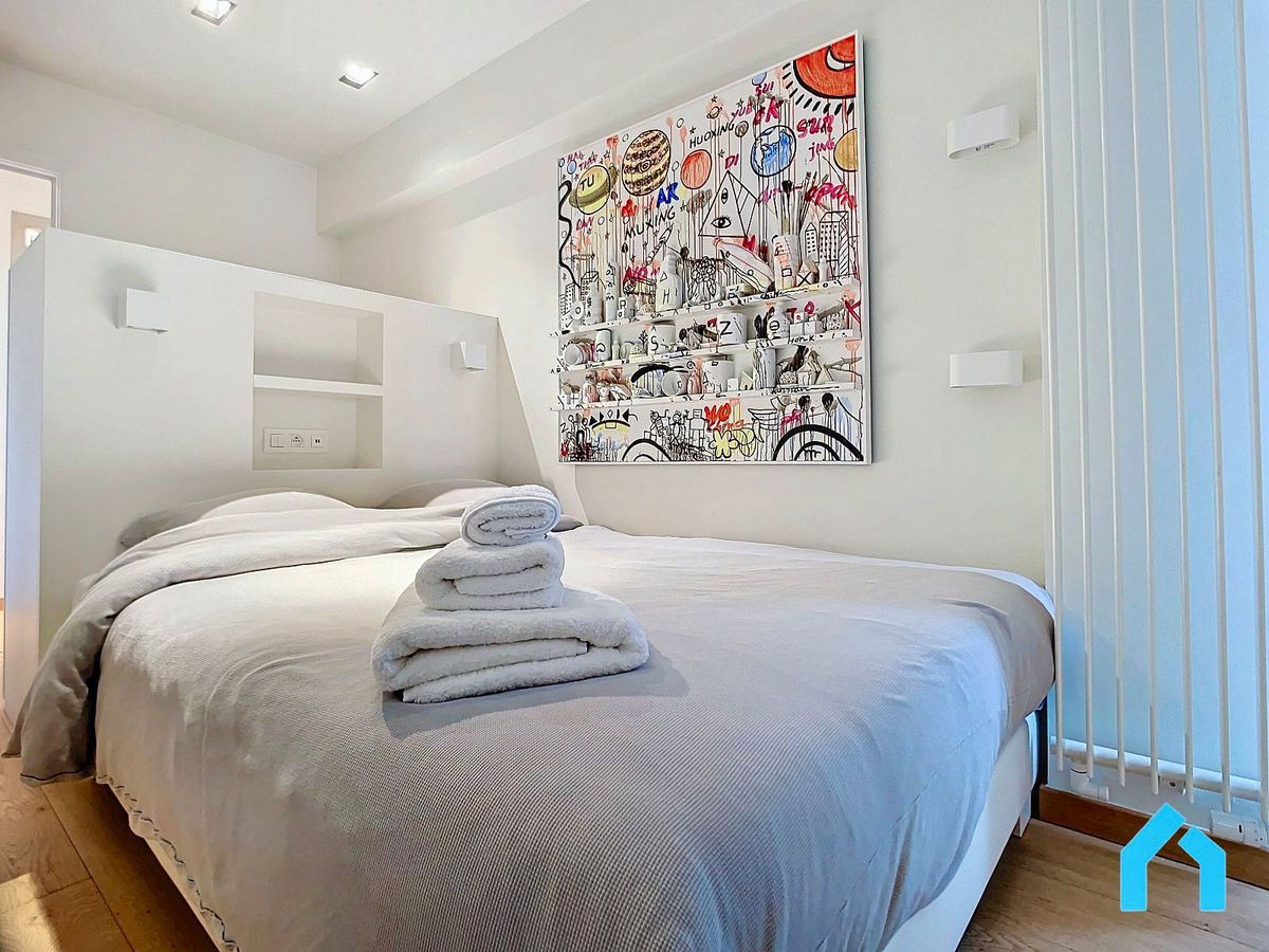 Uniek gelegen appartement gelegen op het Lichttorenplein te huur foto 14