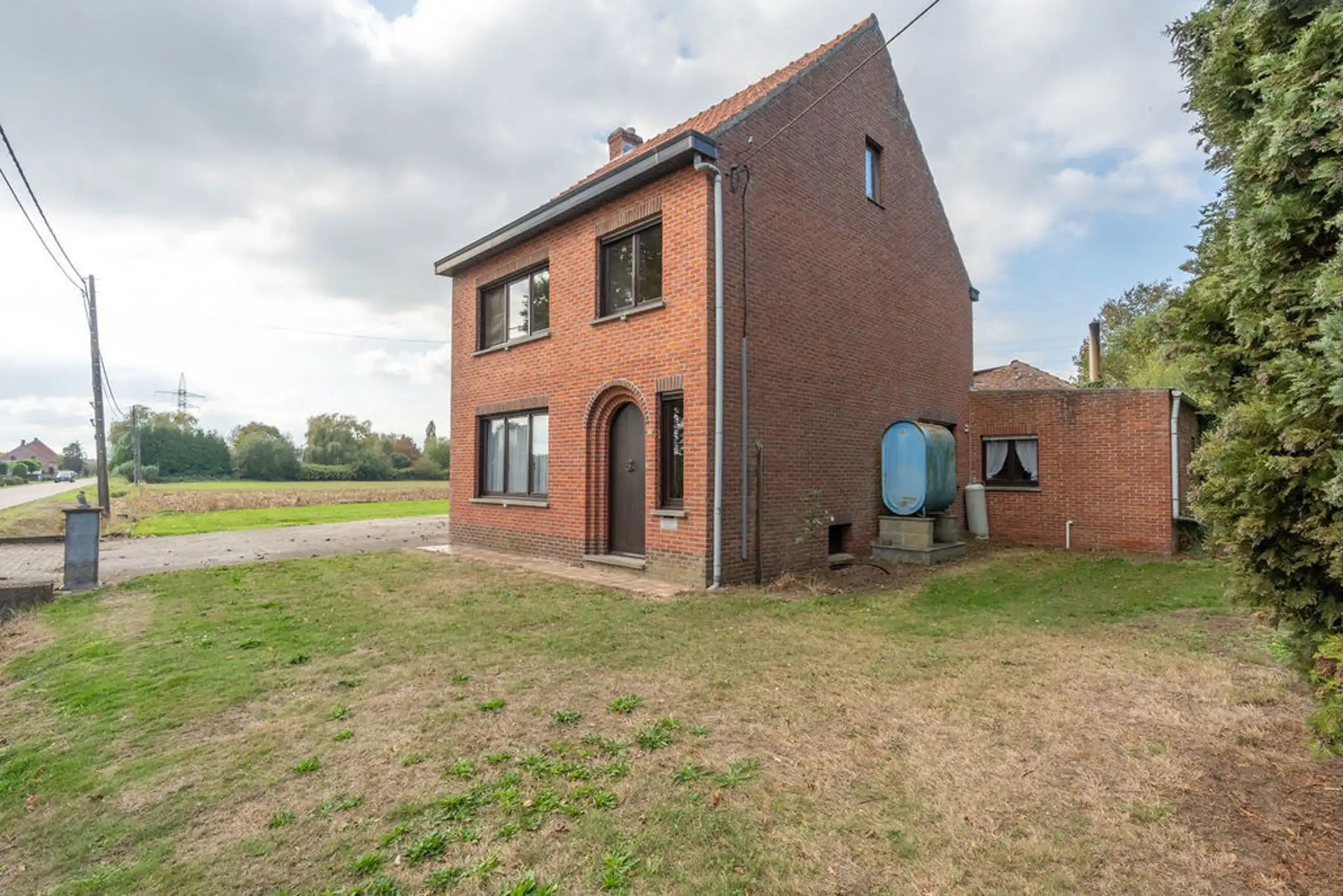 Te renoveren woning op een mooi en gunstig gelegen perceel van in totaal 6.449 m². foto 13