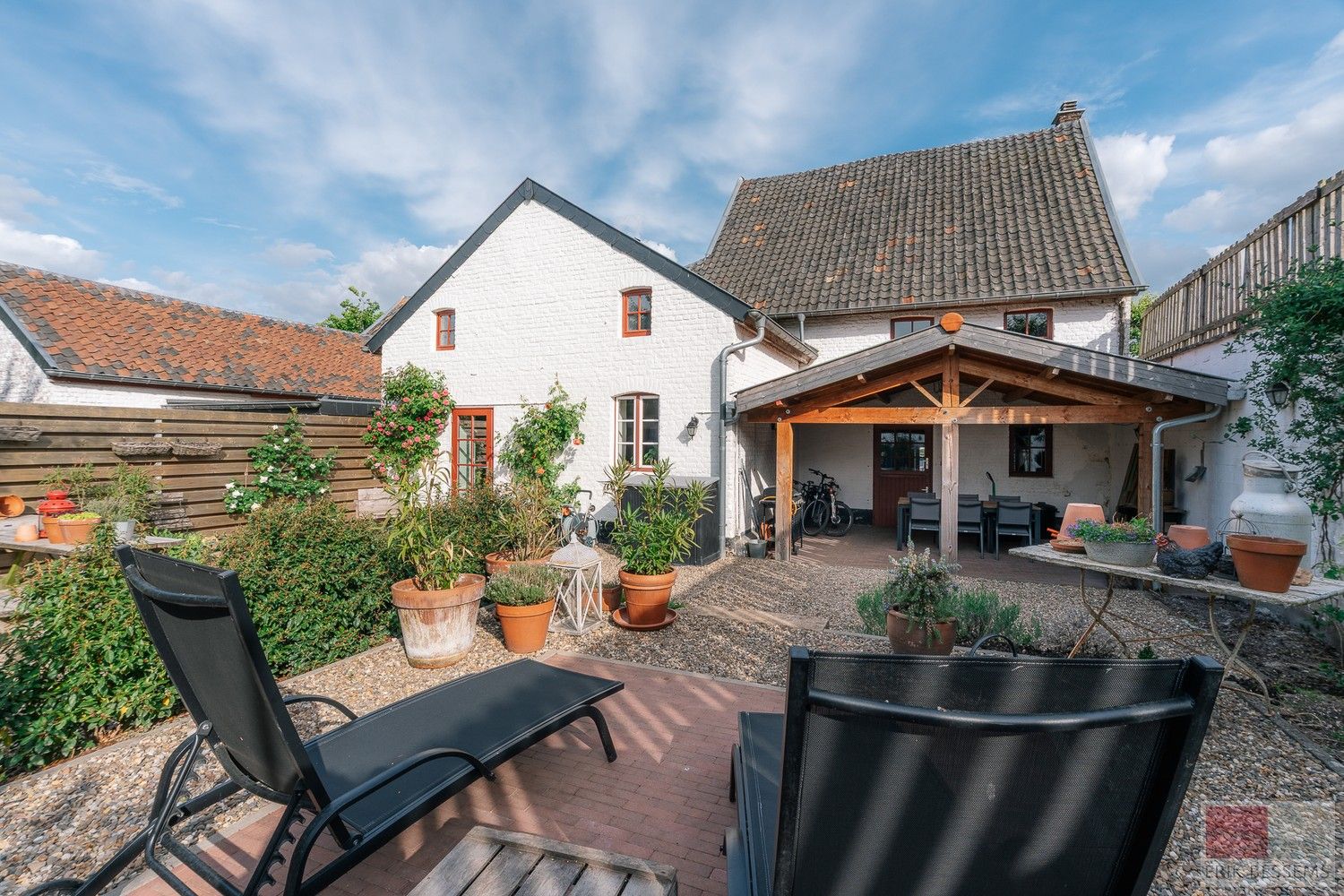 Prachtige authentieke halfvrijstaande woning uit 1800, gelegen op een perceel van 325 m² in het idyllische Teuven. foto 25