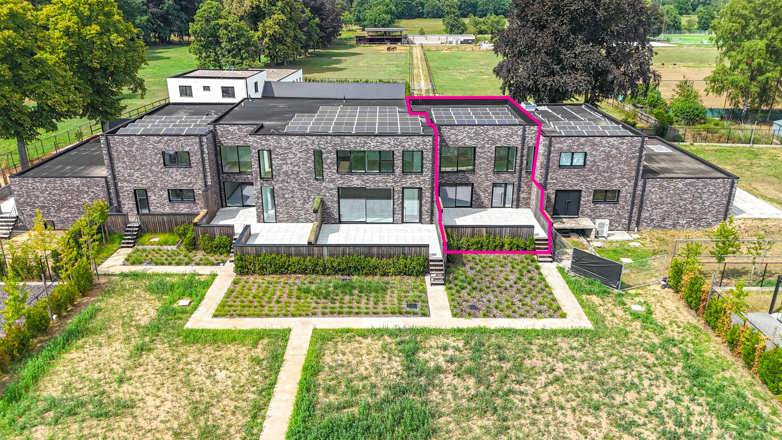 Unieke woning met 4 slaapkamers in uitzonderlijk woonproject foto {{pictureIndex}}