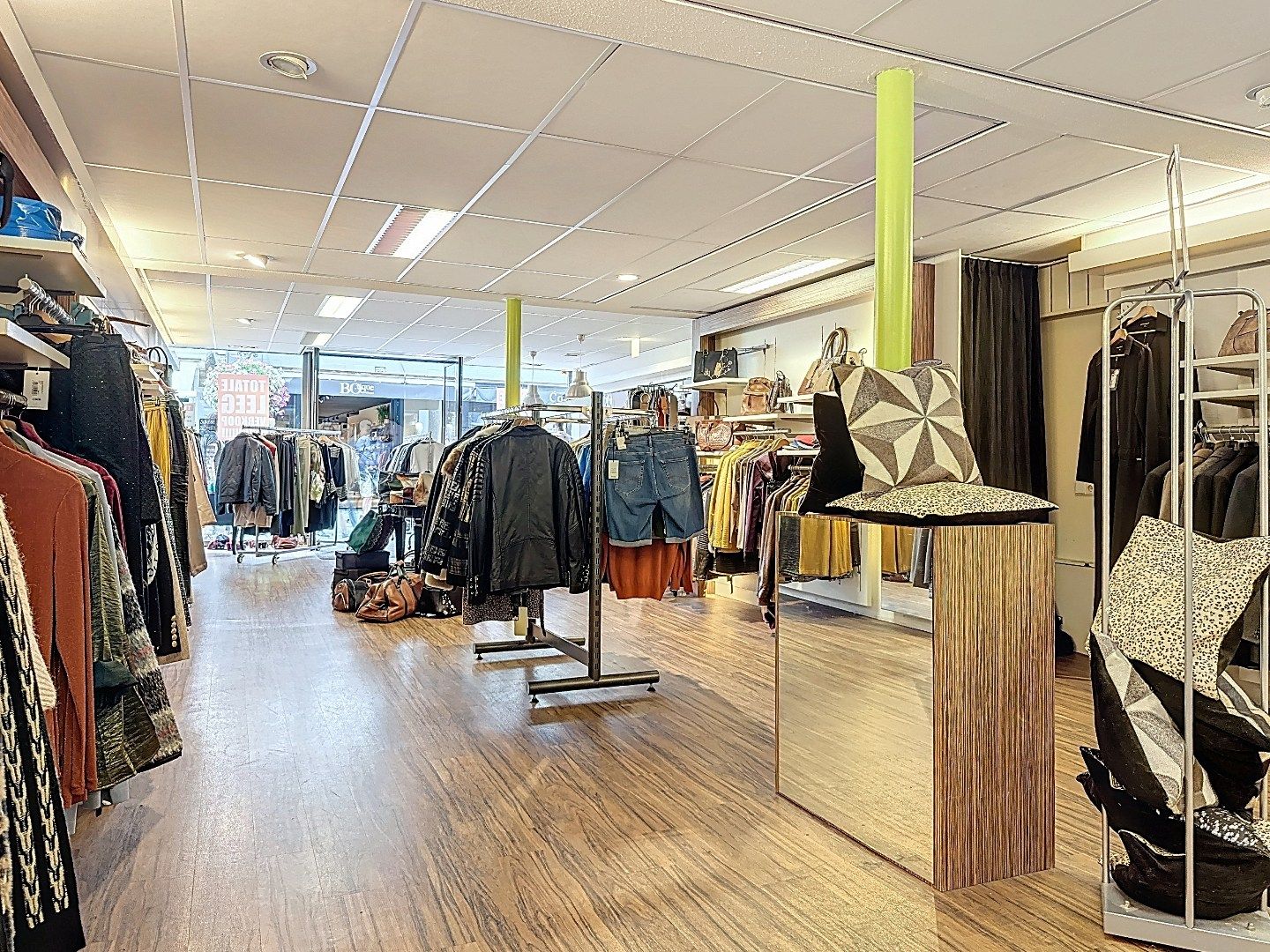 Te huur: Winkelpand met bovenwoning  foto 8