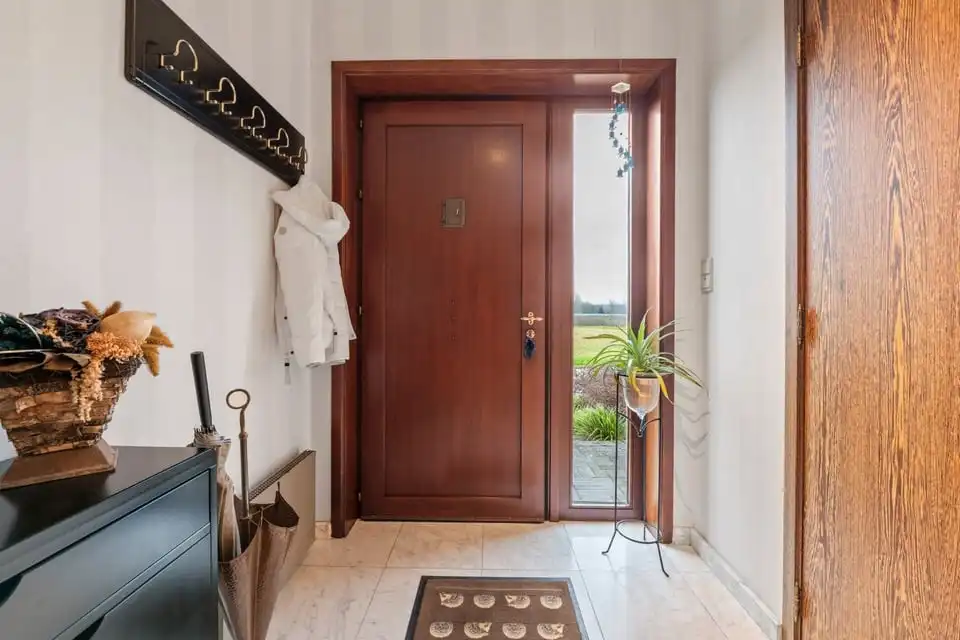 RUIME GELIJKVLOERSE GEZINSWONING OP EEN UITZONDERLIJK PERCEEL IN KORTENAKEN foto 6